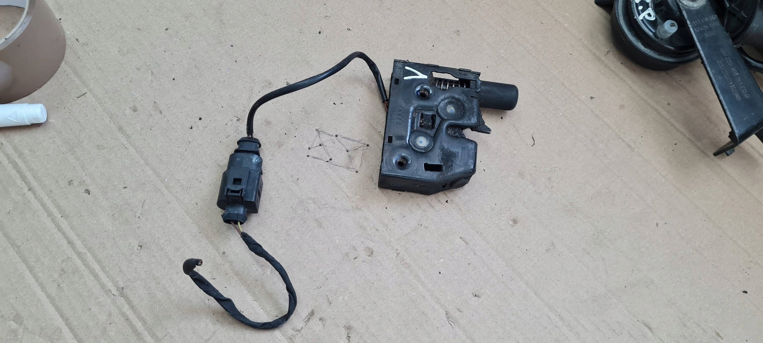 A6 C7 4G S6 bonnet latch lock front 4G0823509C S7 4G A7
