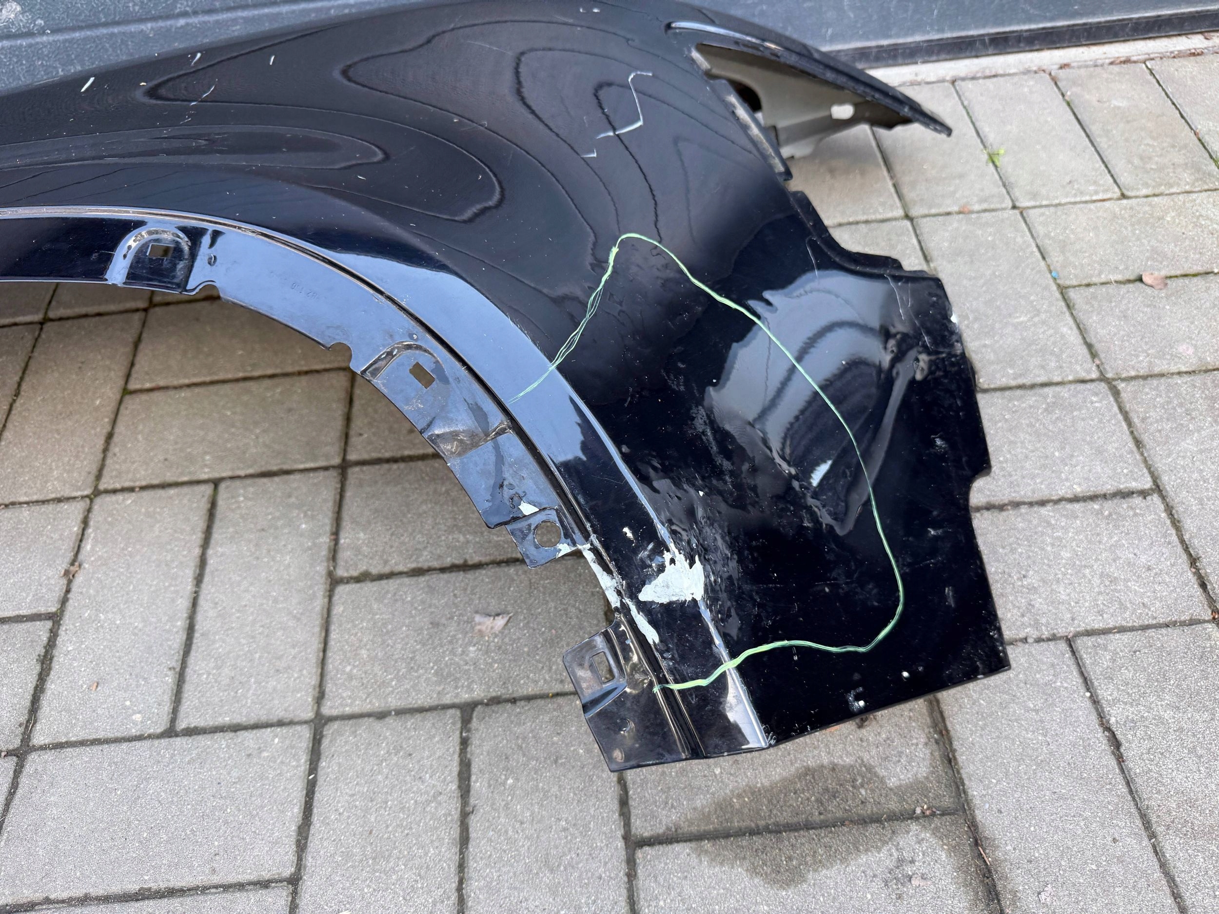 Land Rover Defender 21- fender right front front