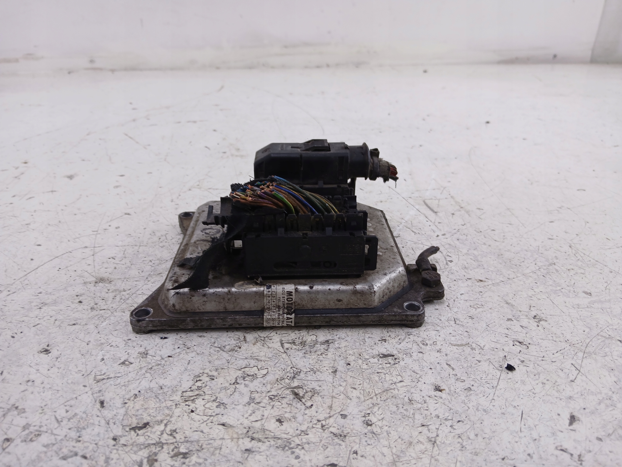OPEL ASTRA H ZAFIRA B 1.8 control unit of the engine 12992406