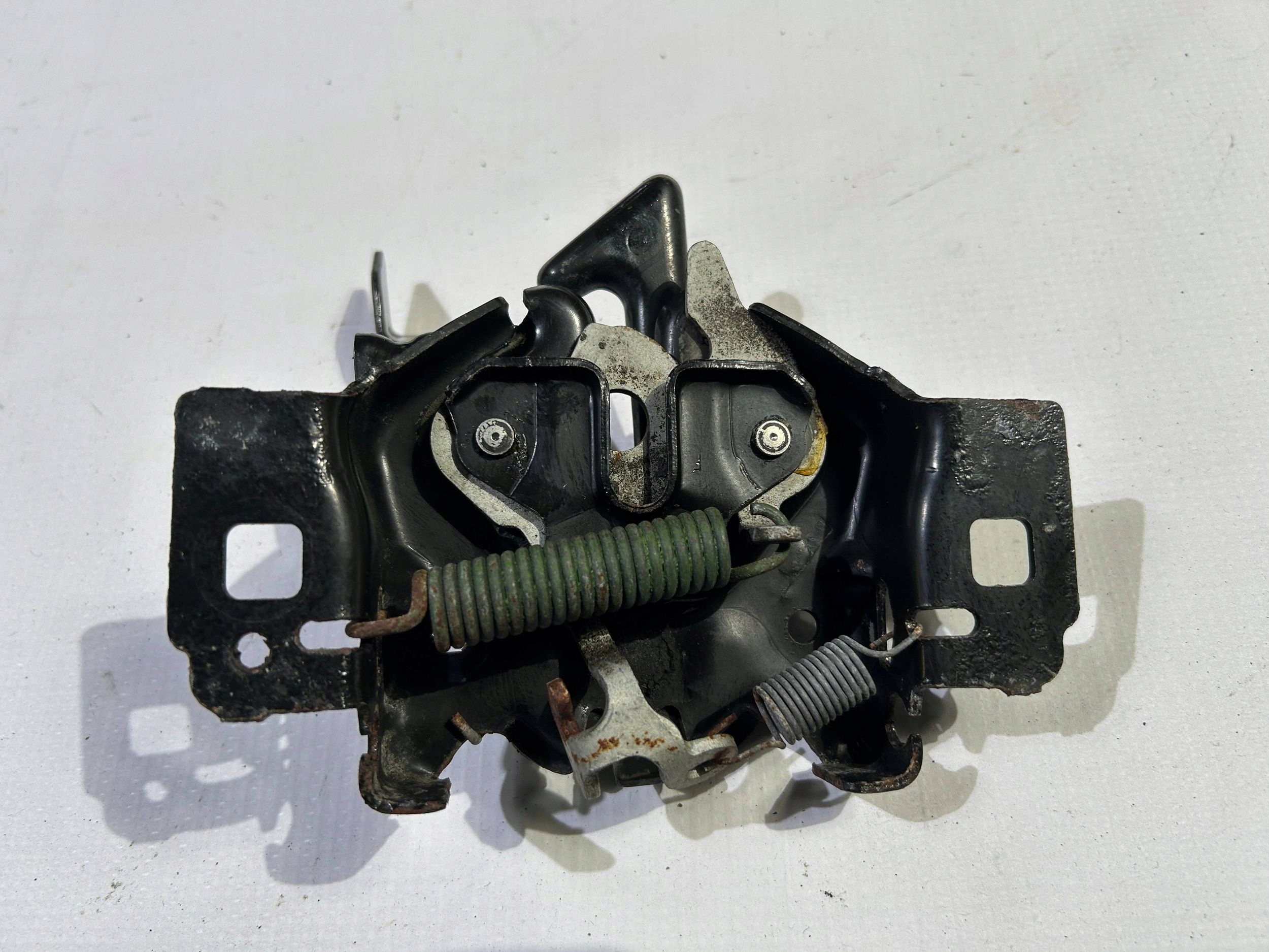 bonnet latch lock pokrywy of the engine front Ford Explorer V 2011