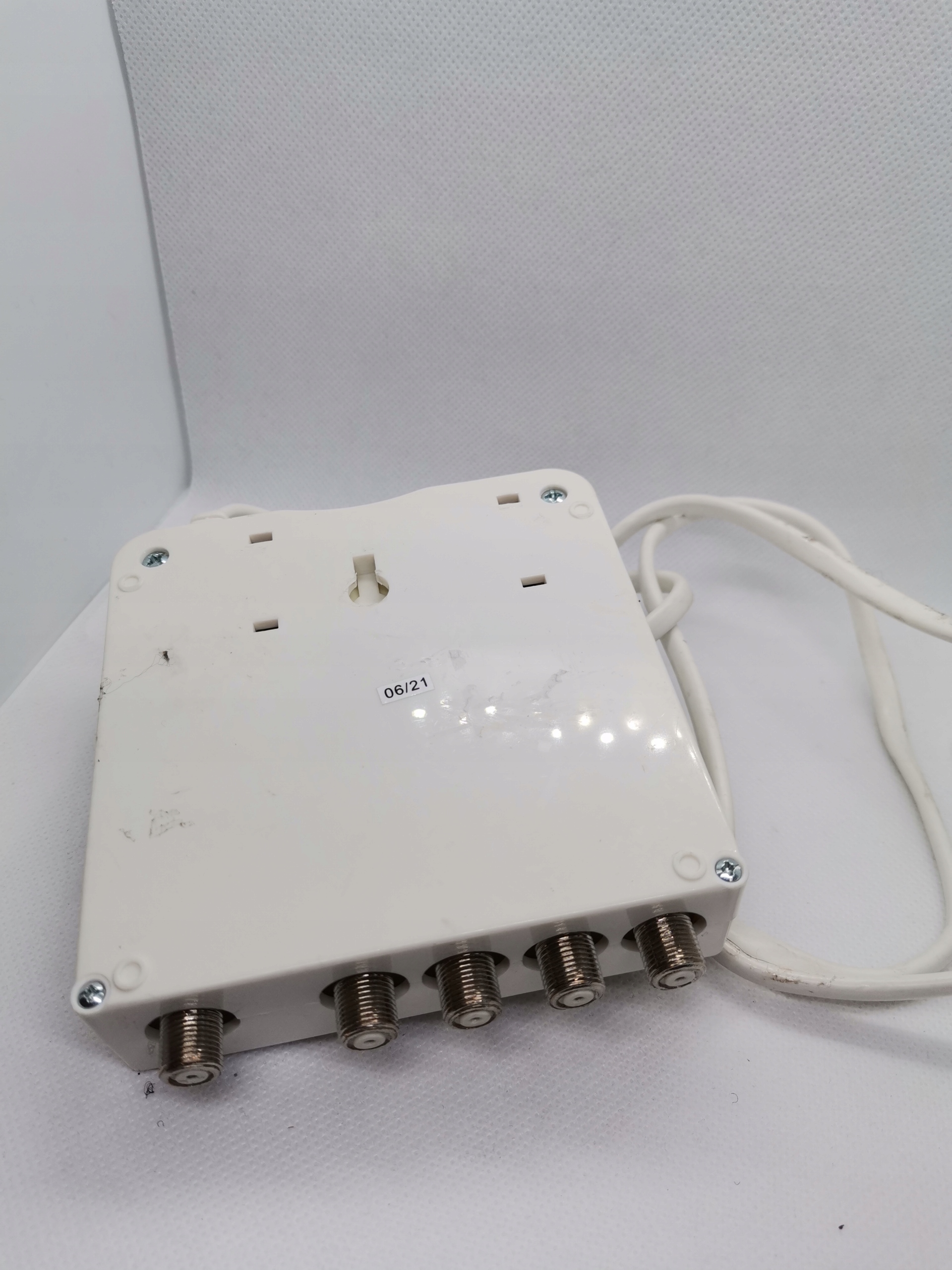 Wzmacniacz TV Metronic 414114 z filtrem LTE, biały Marka Metronic