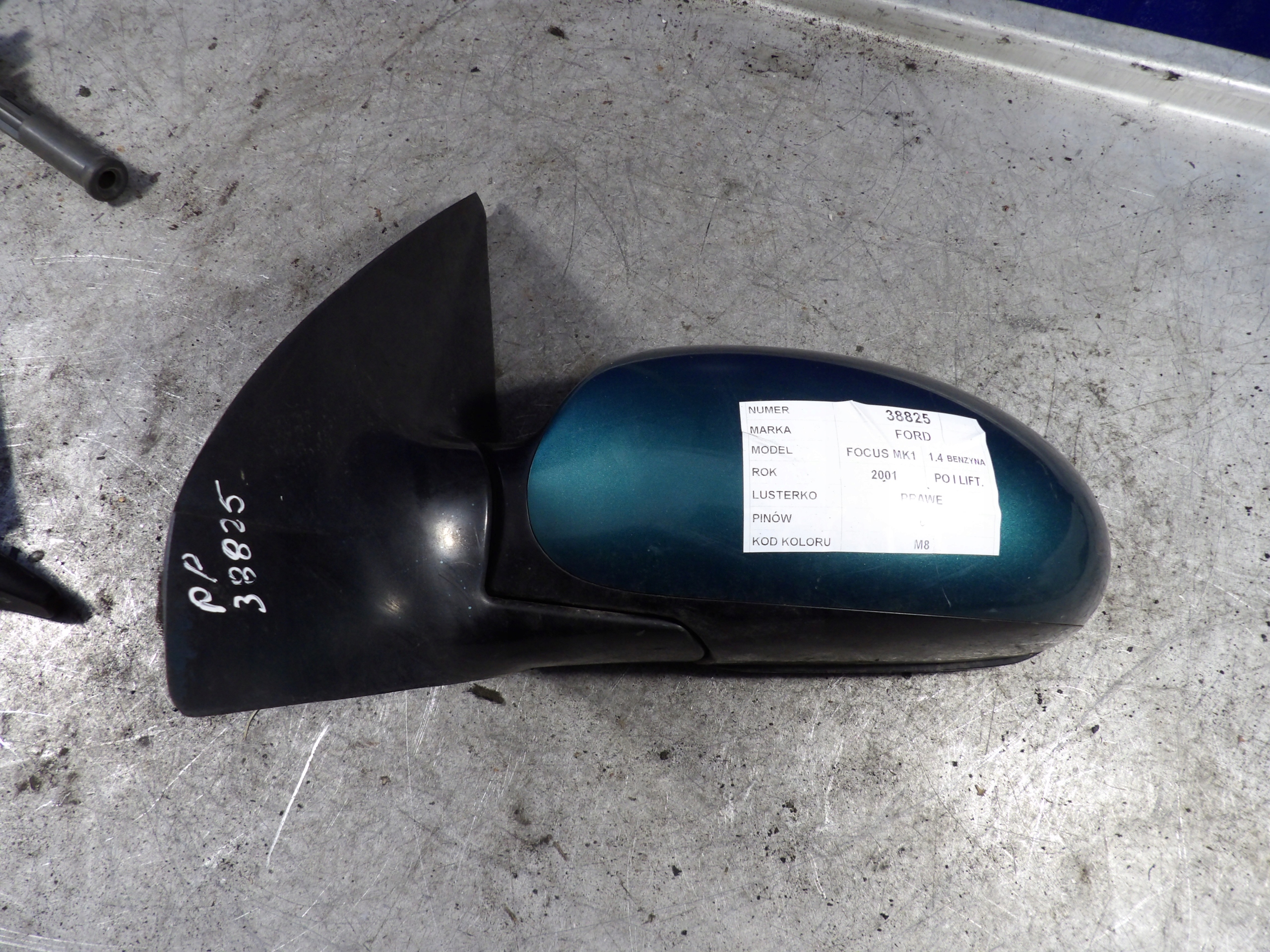 Ford Focus MK1 mirror right lak. M8