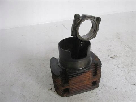 ПОРШЕНЬ ЦИЛІНДРА FIAT 126 P 650E МАЛЮК 4379963