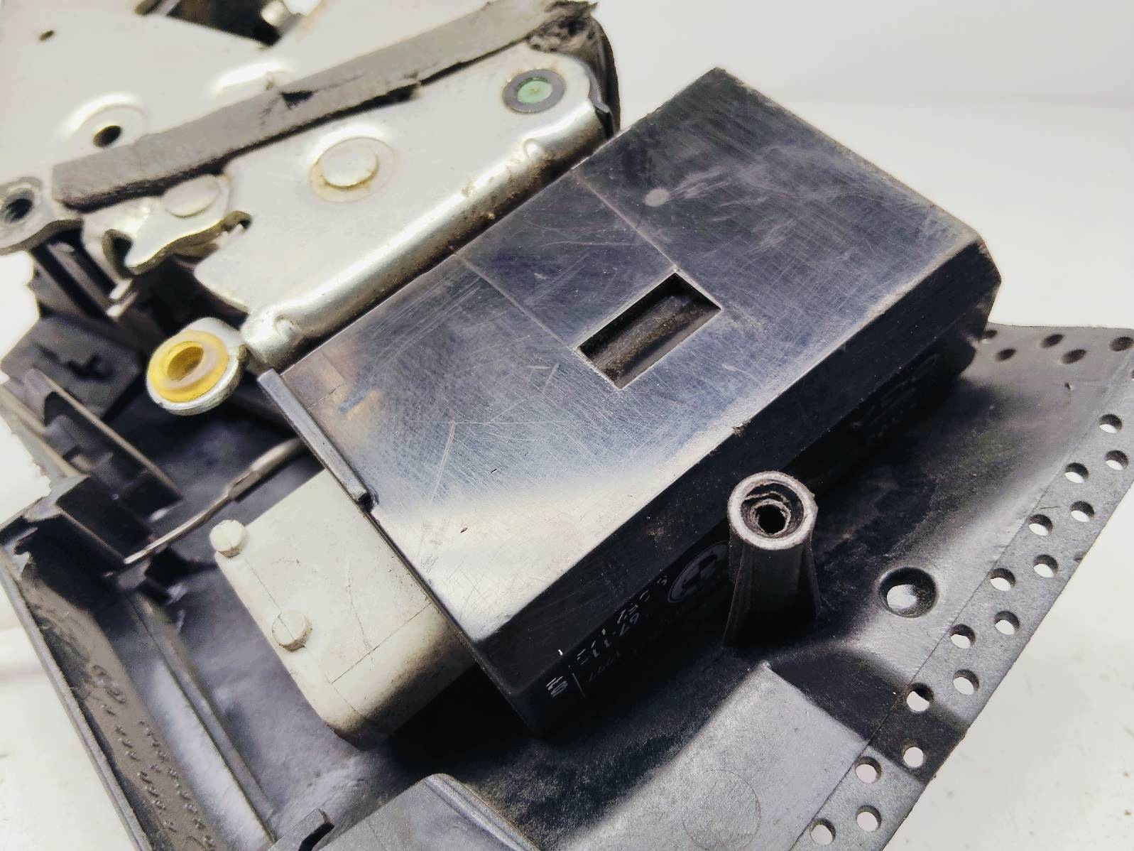 lock door left front BMW E39 523i 2,5 4 PIN
