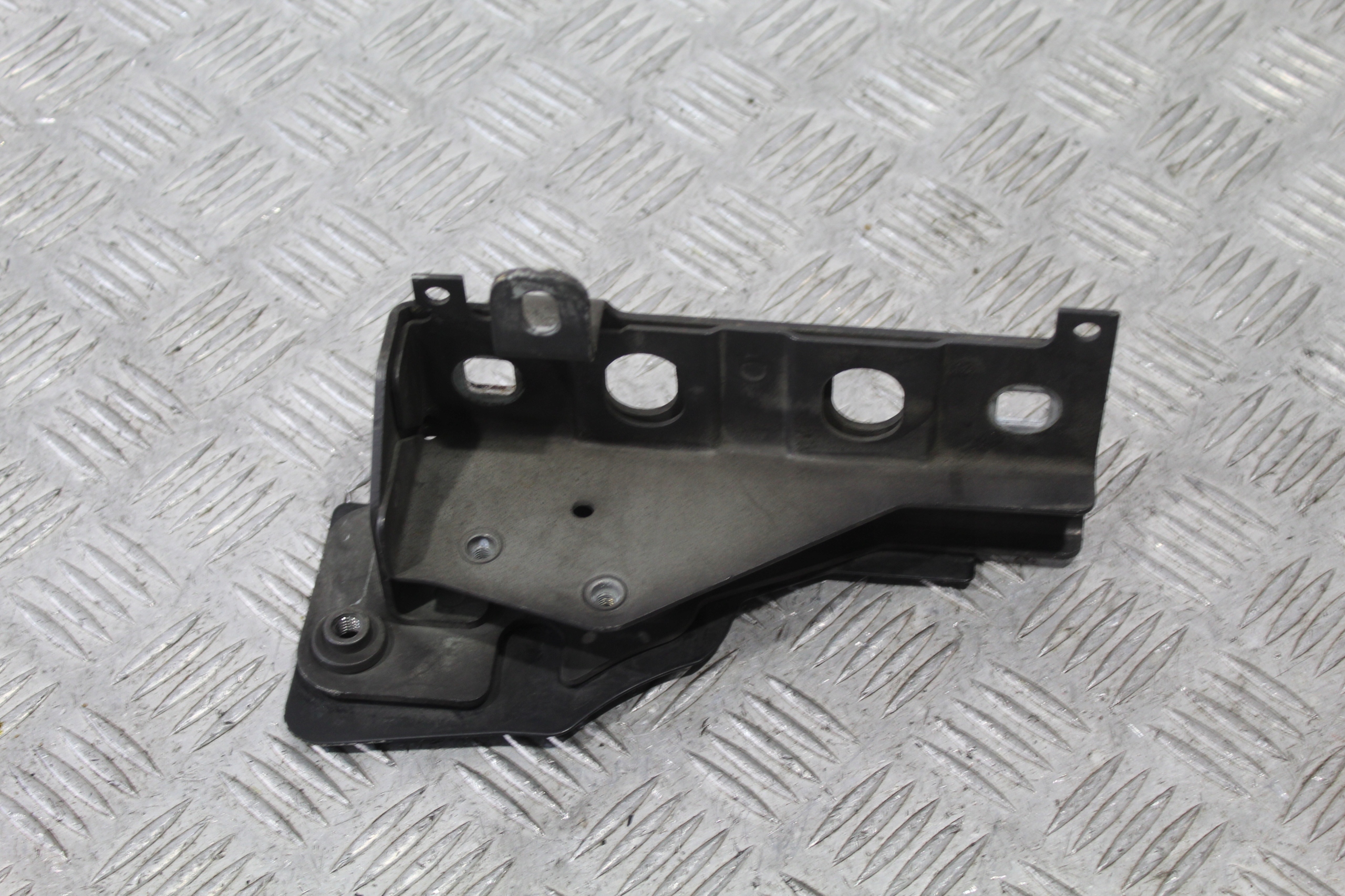 SUPPORT PLAQUE ARMATURE RANGE ROVER SPORT L320 27951