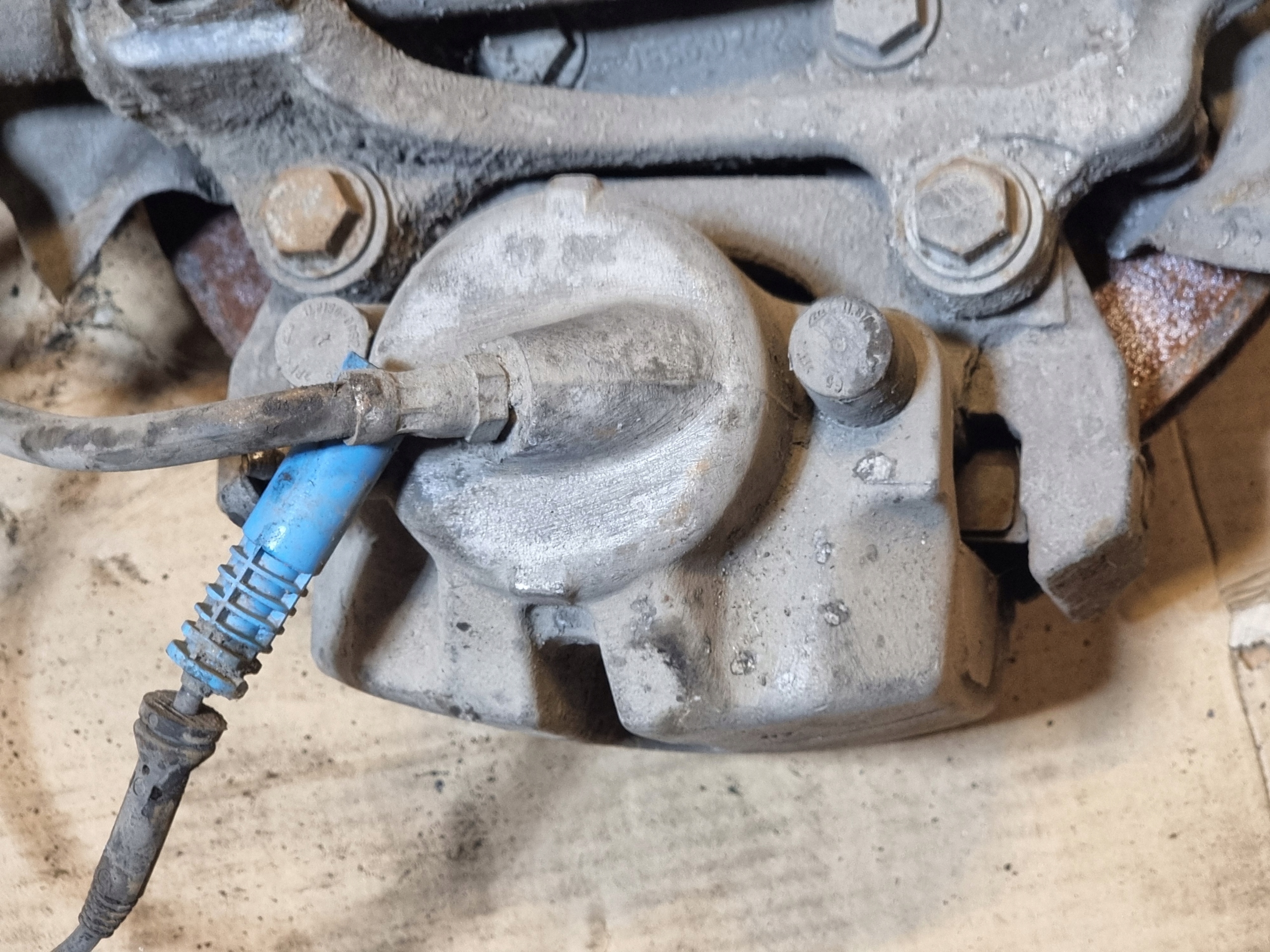 shock absorber McPherson swing caliper left front BMW 5 E60 2.2B