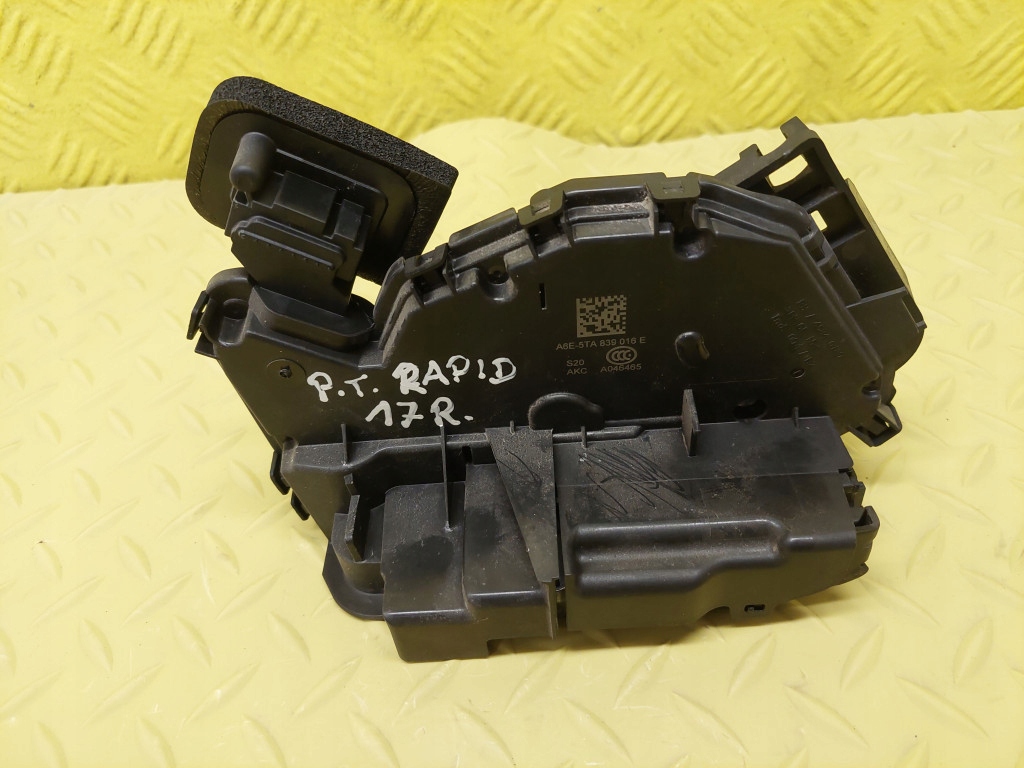 SKODA RAPID II lock door right rear part 5TA839016E