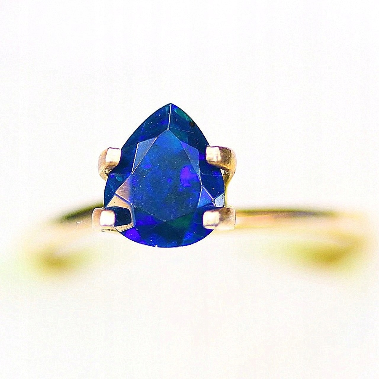 Etiopský opálový černý drahokam 0,8 ct