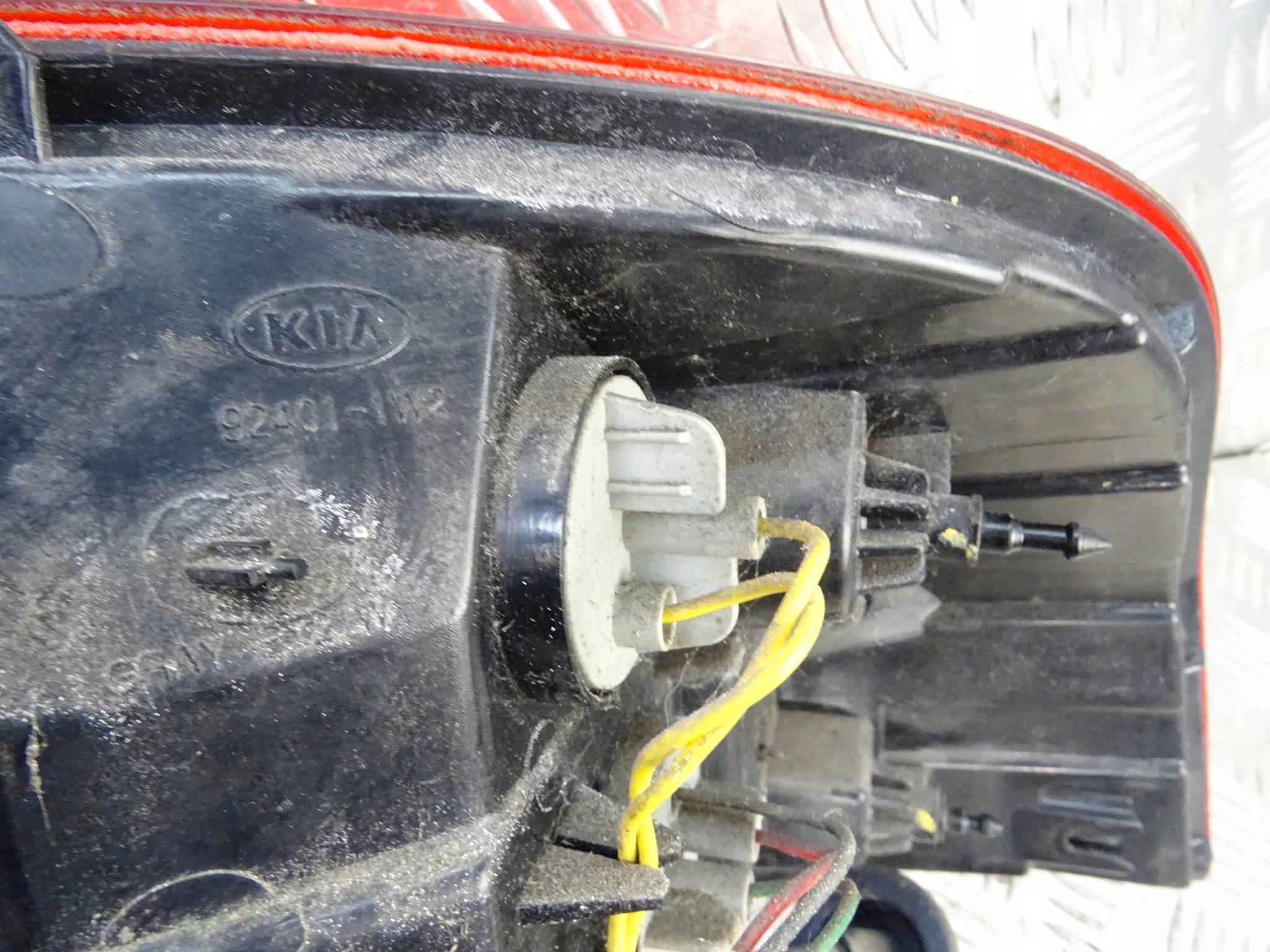 KIA RIO 3 III light left left rear part 92401-1W2