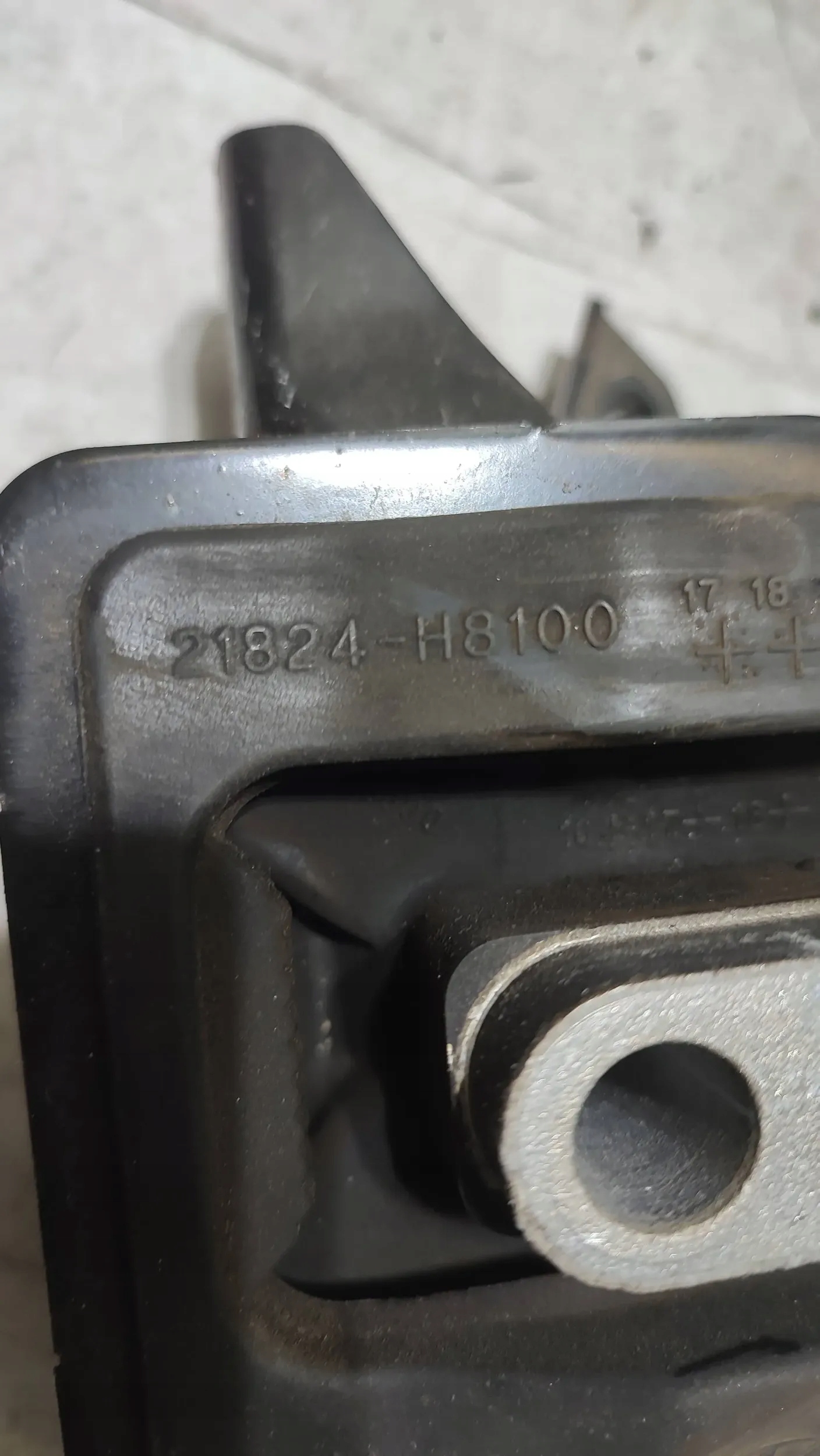 KIA Rio IV 18r airbag engine mount
