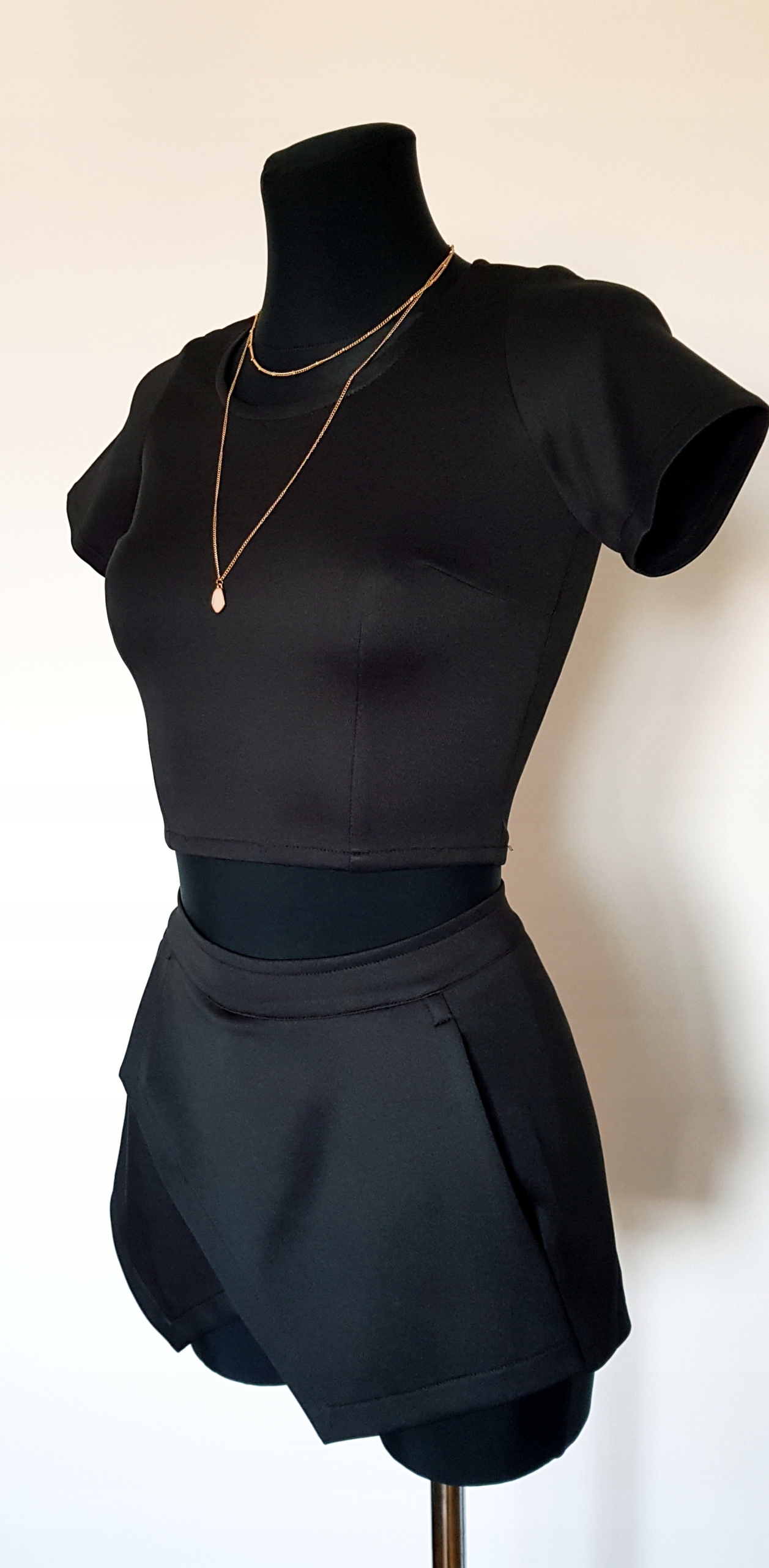 CZARNY KOMPLET ZESTAW BLUZKA Top + SPODENKI ASYMTERYCZNE z KIESZENIAMI XS Rozmiar XS/S