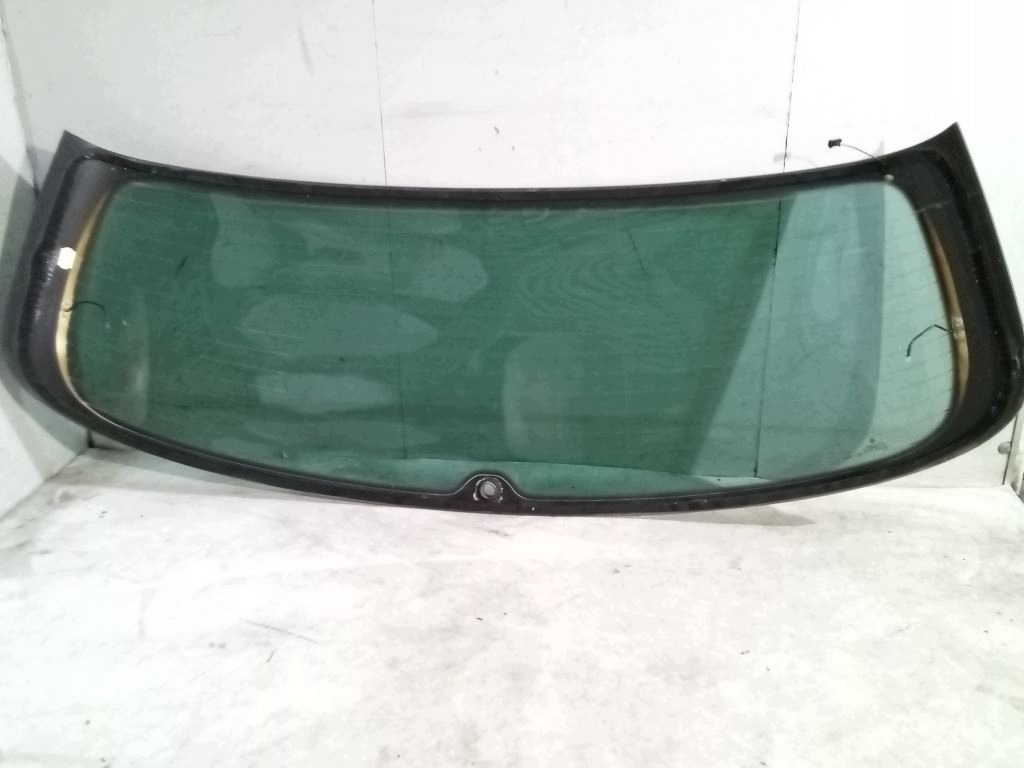 VW Golf V 5 positif vitre z arrière du capot
