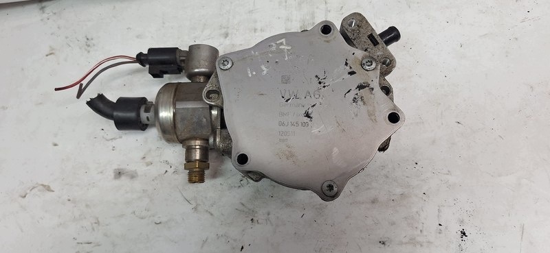 pump VACUM AUDI A4 B7 06H127025P 06J145100B