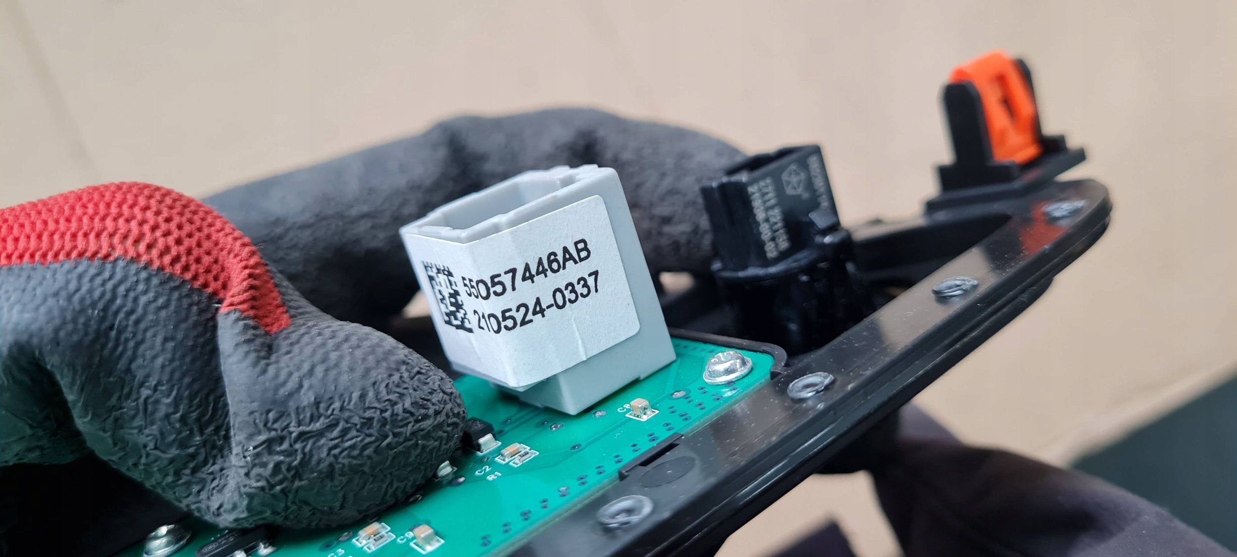 Chrysler Pacifica 2022 display sensor NALADOWANIA BATERII HYBRYDA