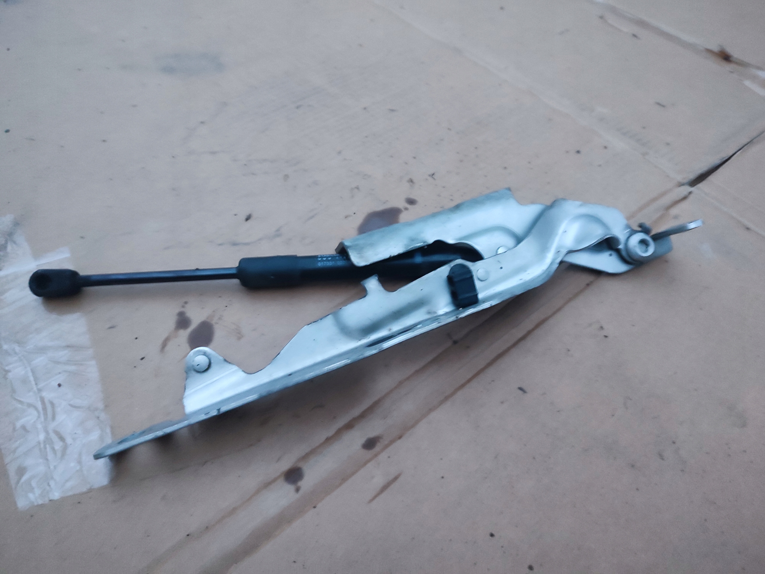 hinge bonnets left VOLVO V60 and S60 II 30799178