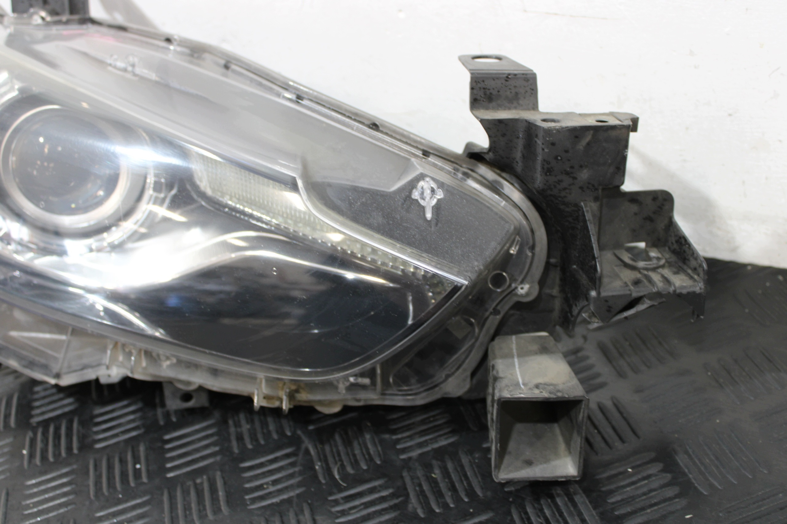 light right front 14 vertical GHR4-51030 MAZDA 6 VI GJ LIFT
