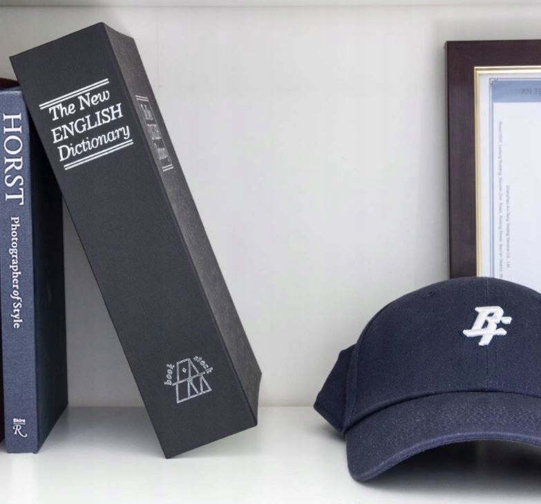 SEJF KASETKA KSIĄZKA NA PIENIĄDZE METALOWA + KLUCZ Szerokość zewnętrzna 5.5 cm