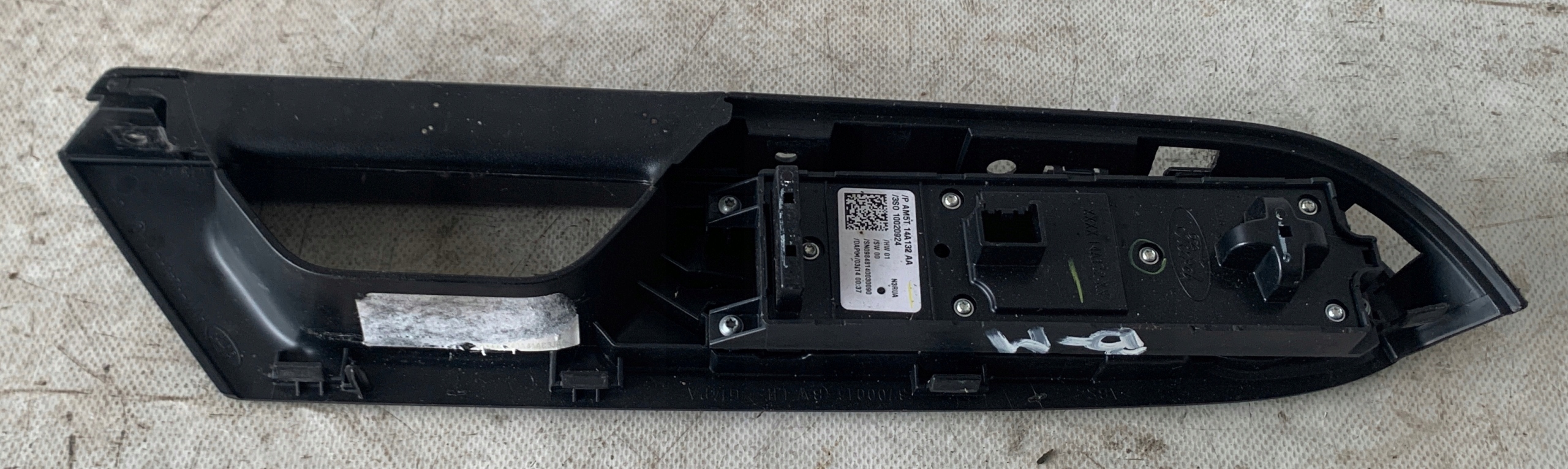 # PANEL okna zrcadel FORD B-MAX AM5T-14A132-AA