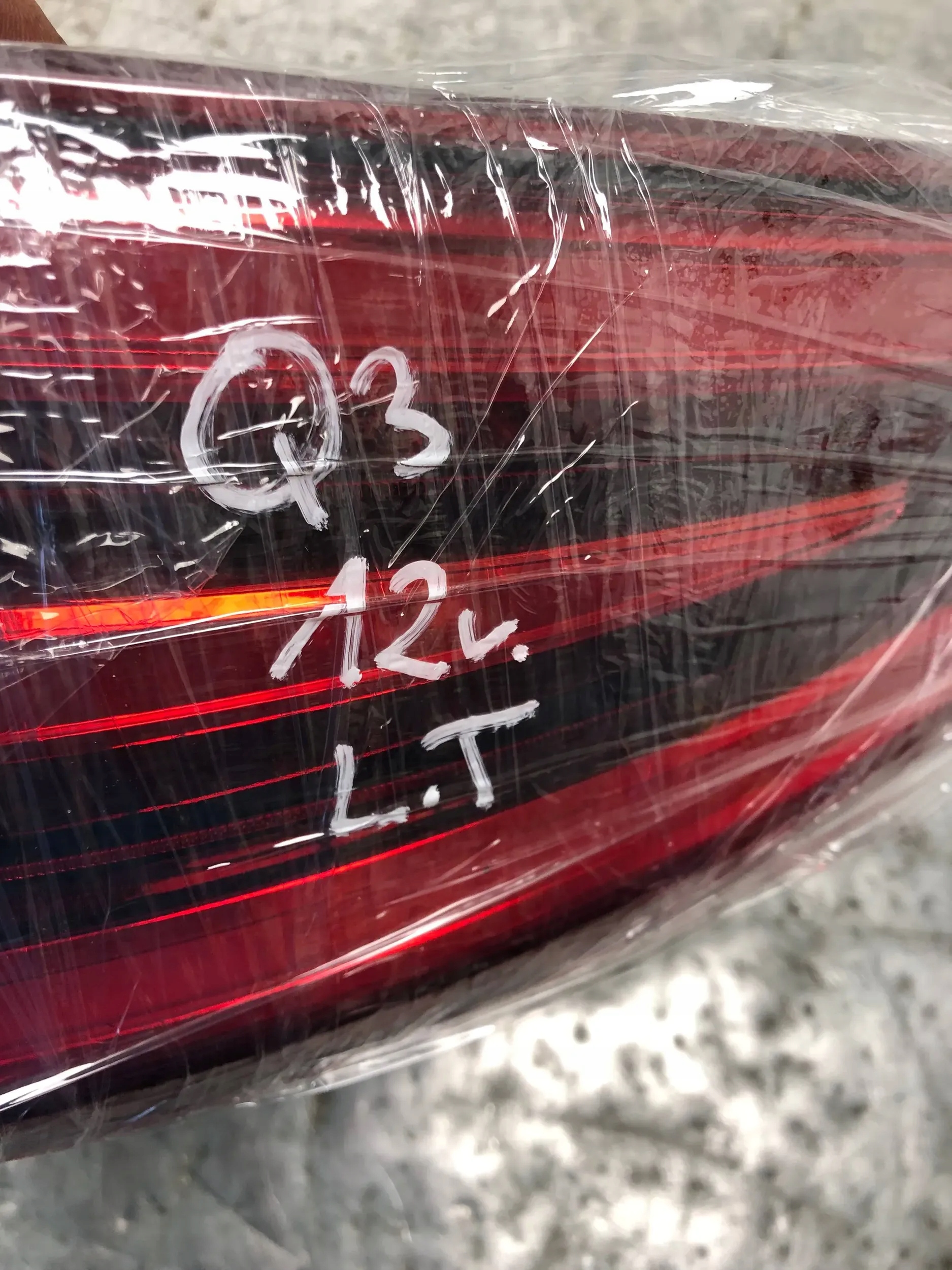Licht links heck LED NEON AUDI Q3 8U 8U0945093H