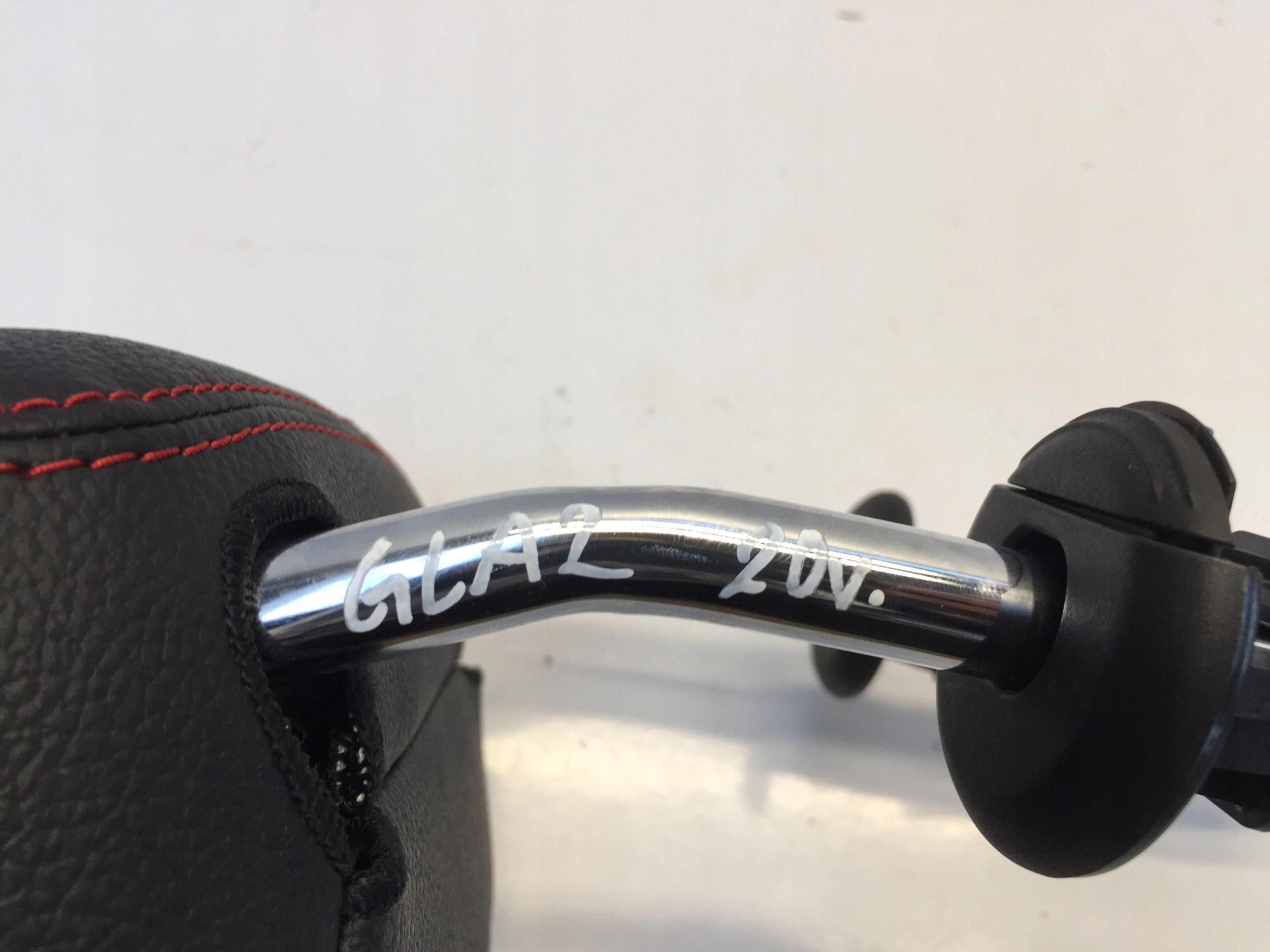 MERCEDES GLA II 2 H247 ZAGLOWEK FOTELA LEWY PRZOD Part number SKORA