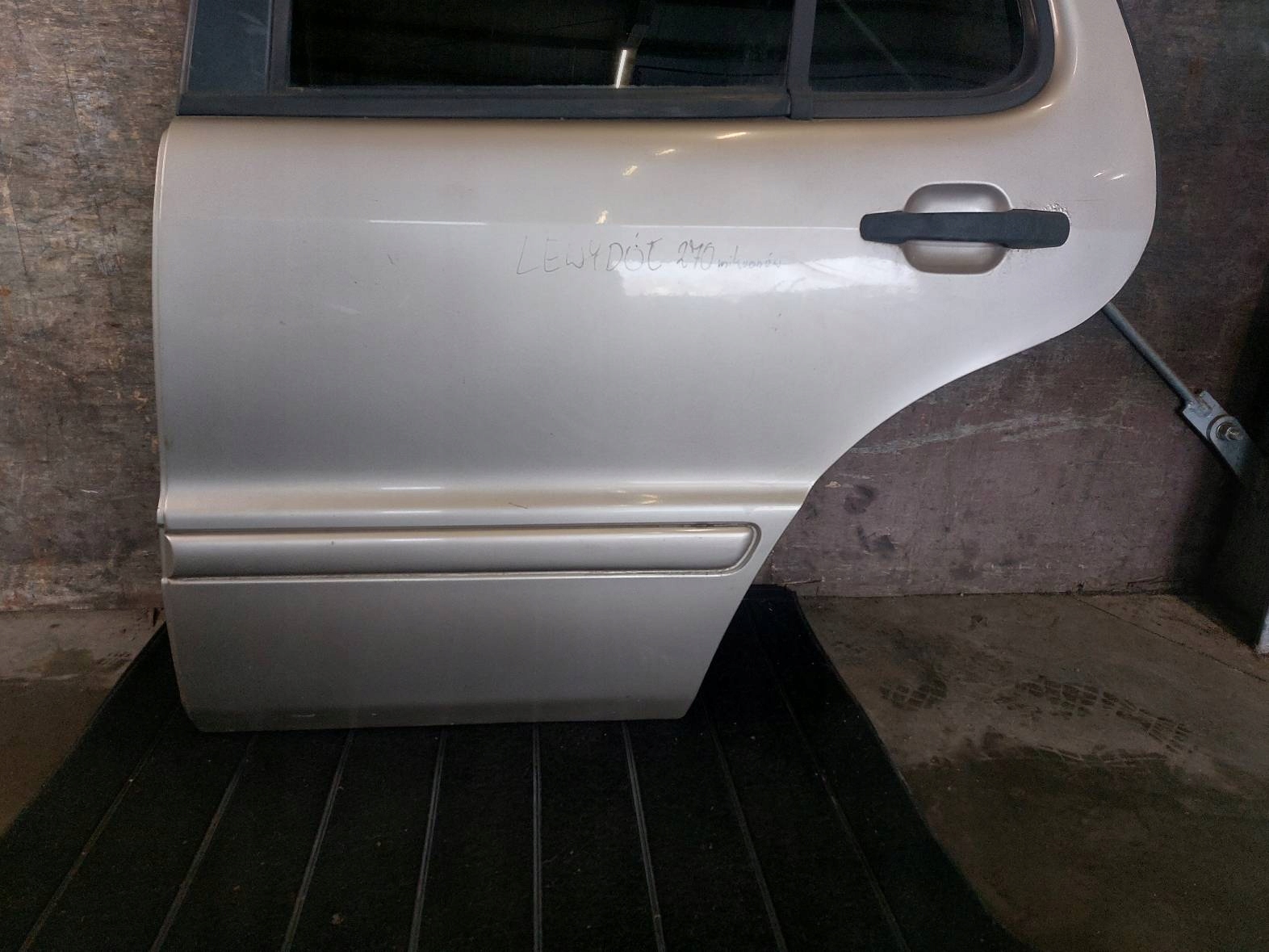 DRZWI KOMPLETNE LEWY TYŁ MERCEDES ML I W163 ZAMEK PODNOŚNIK Wersja Europejska