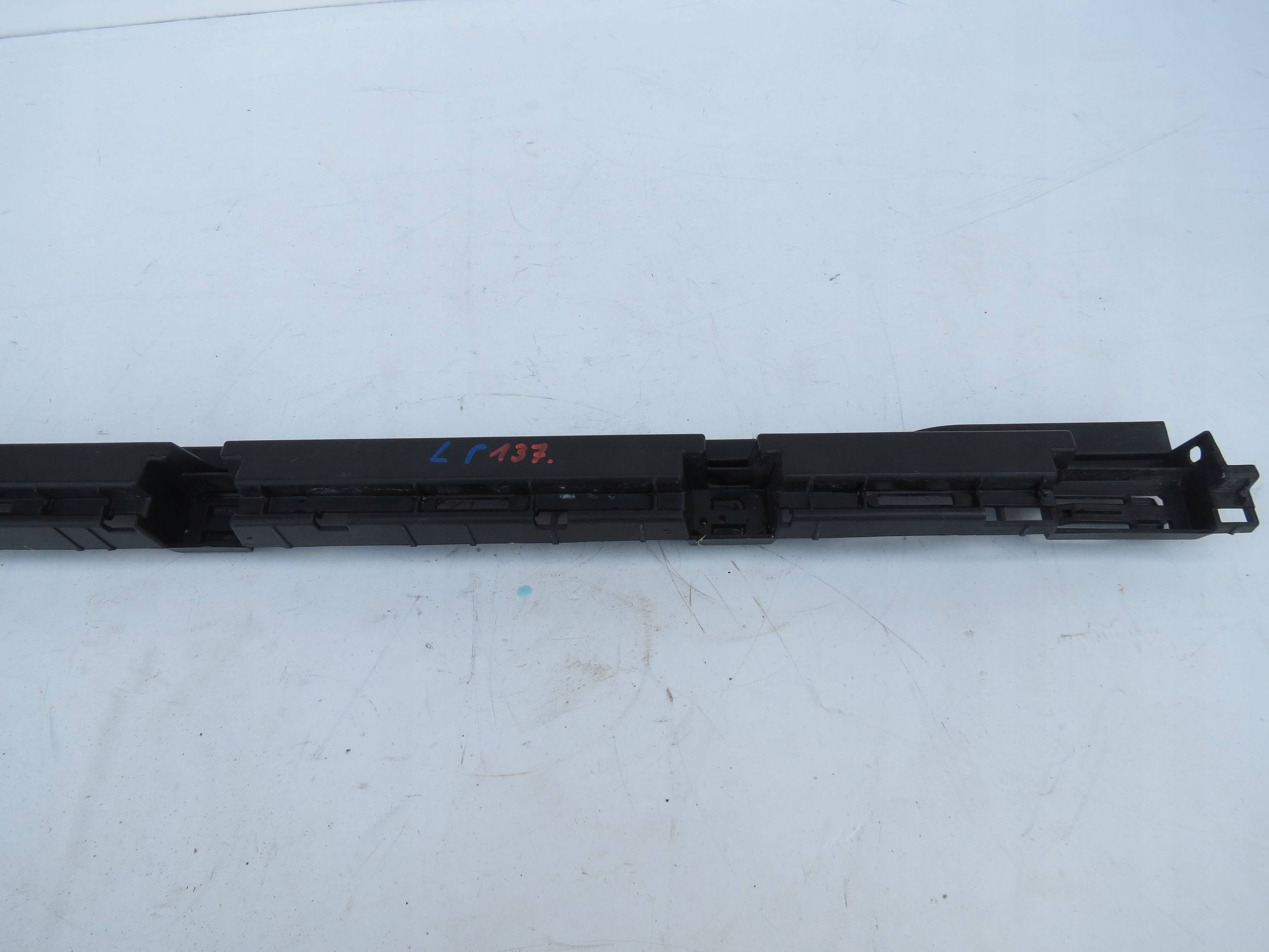 support mouldings PROGOWEJ left front VOLVO S90 V90 31386129