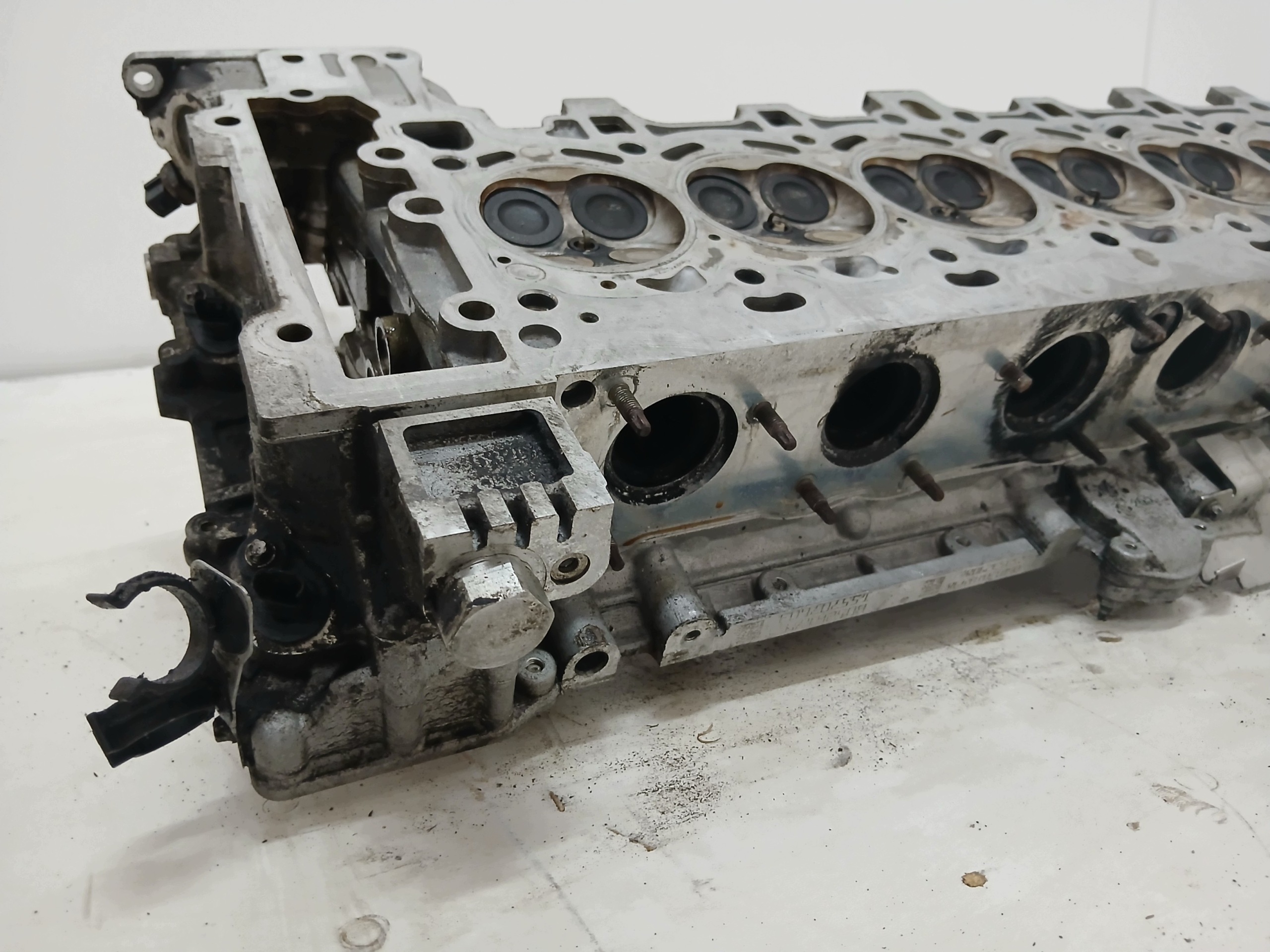 head. BMW E90 N52B25A OE 7535329