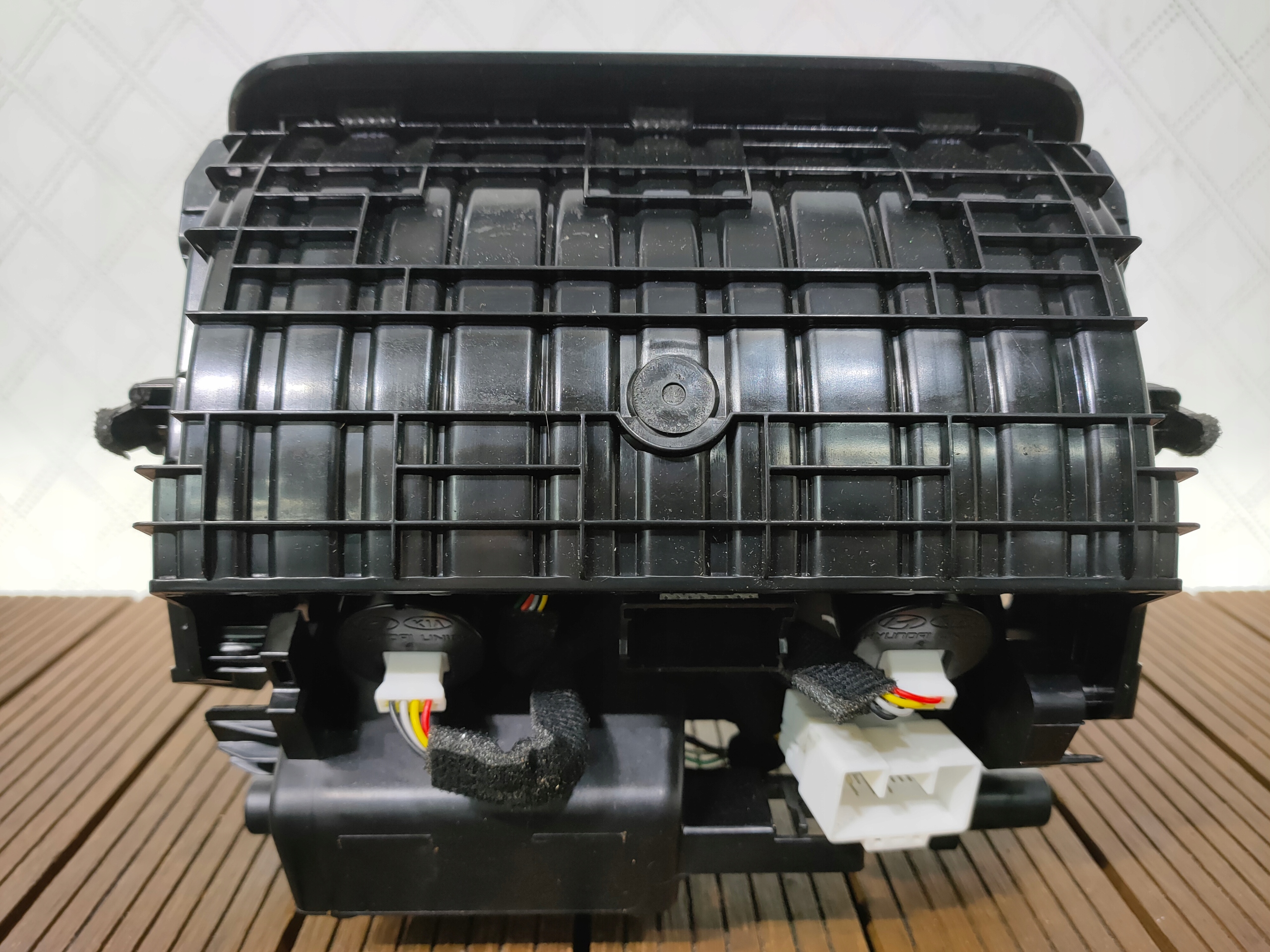 KIA SORENTO IV 20-25 passenger compartment PANEL LADOWARKA INDUKCYJNA PORT USB KPL