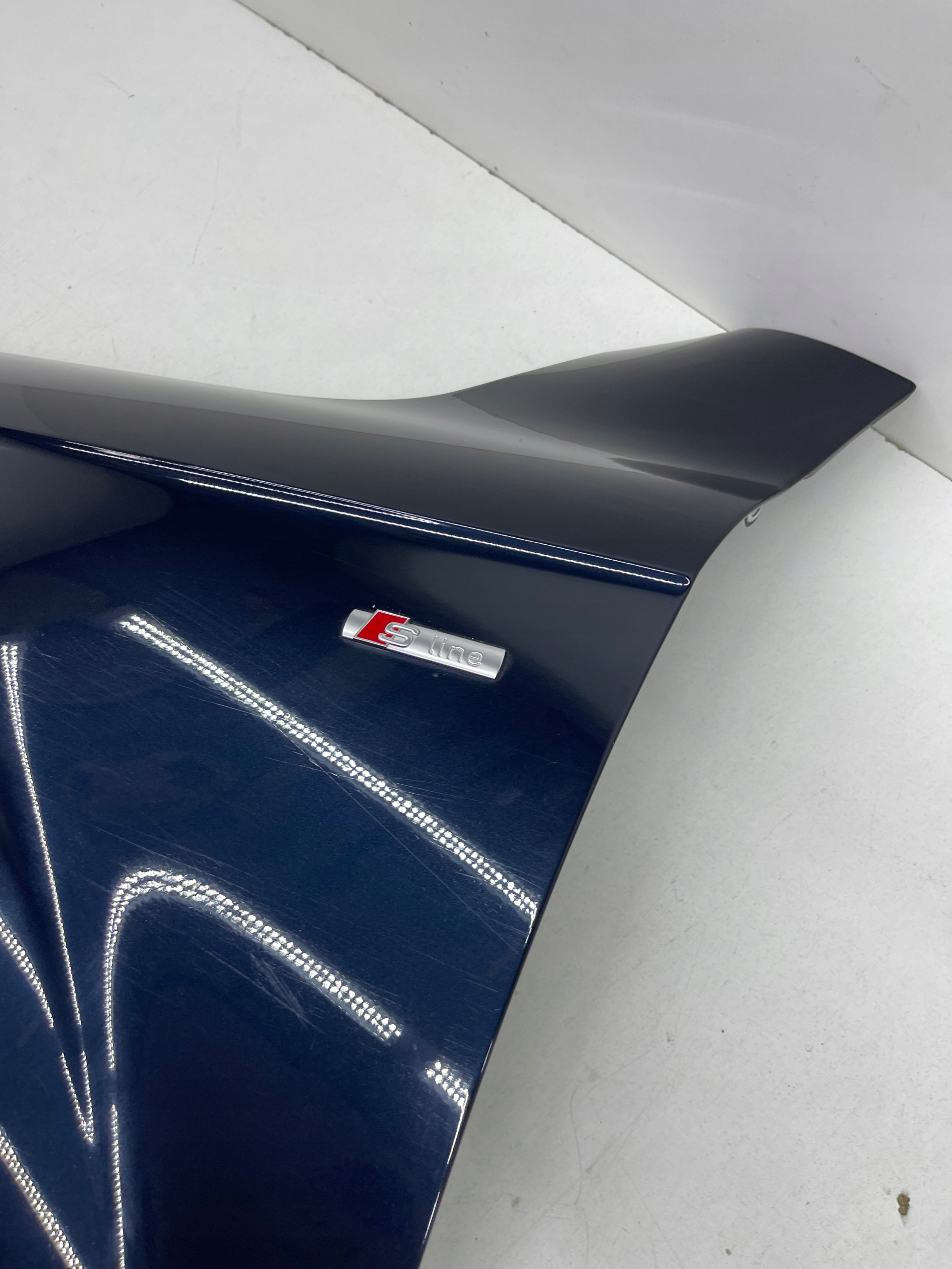 AUDI Q7 4L fender left front colour: LZ5Q blue original!