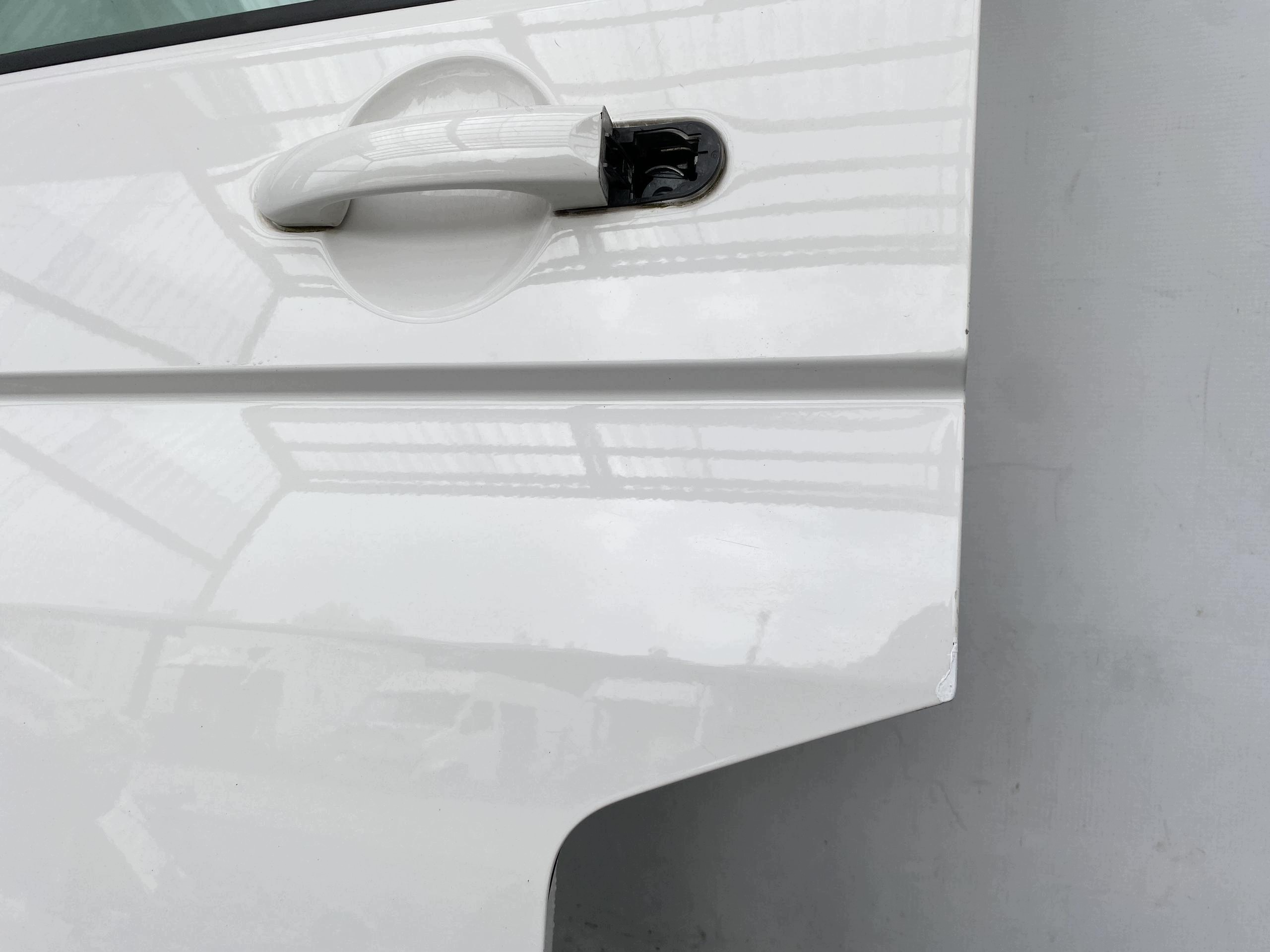 VW TRANSPORTER T6 15- door left front BIALE left front 7E5831055E