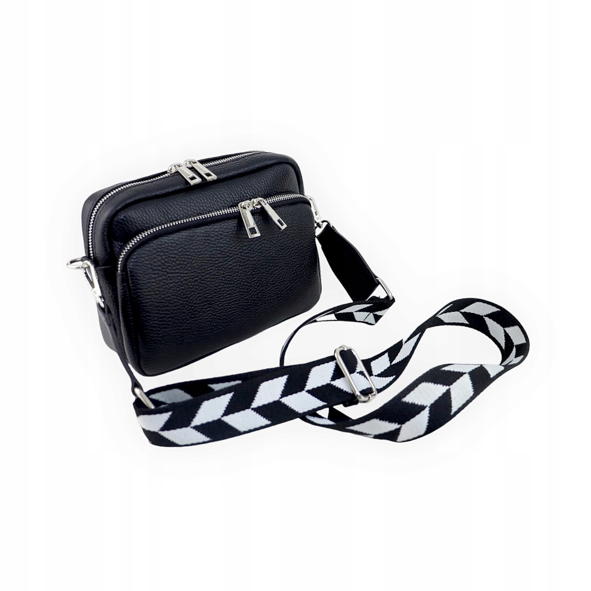 Dámská kožená kabelka Paola v černé barvě s nastavitelným popruhem