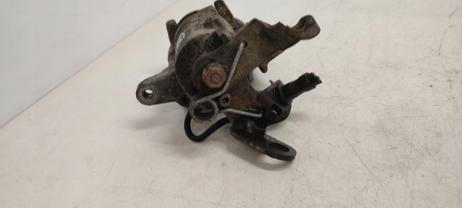 caliper rear part rear left VW Golf V 1,6 8V MPI