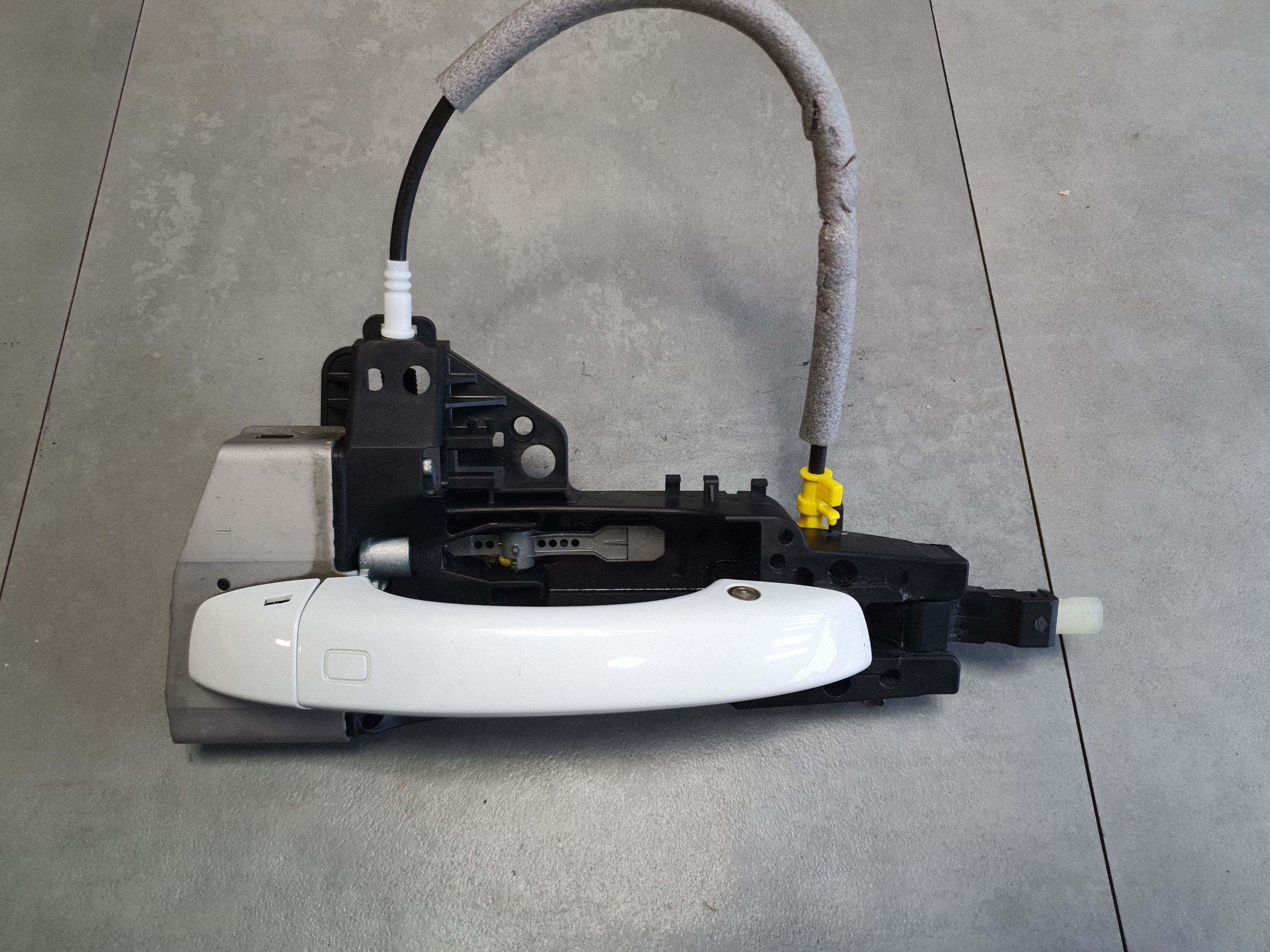 Audi Q7 4M exterior handle door left front ls9r keyless led 4H0837205