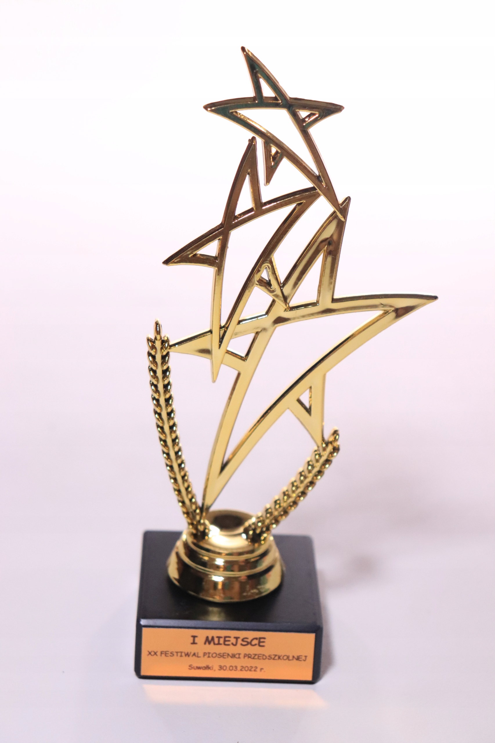 

Statuetka figurka ogólna gwiazda 18 cm