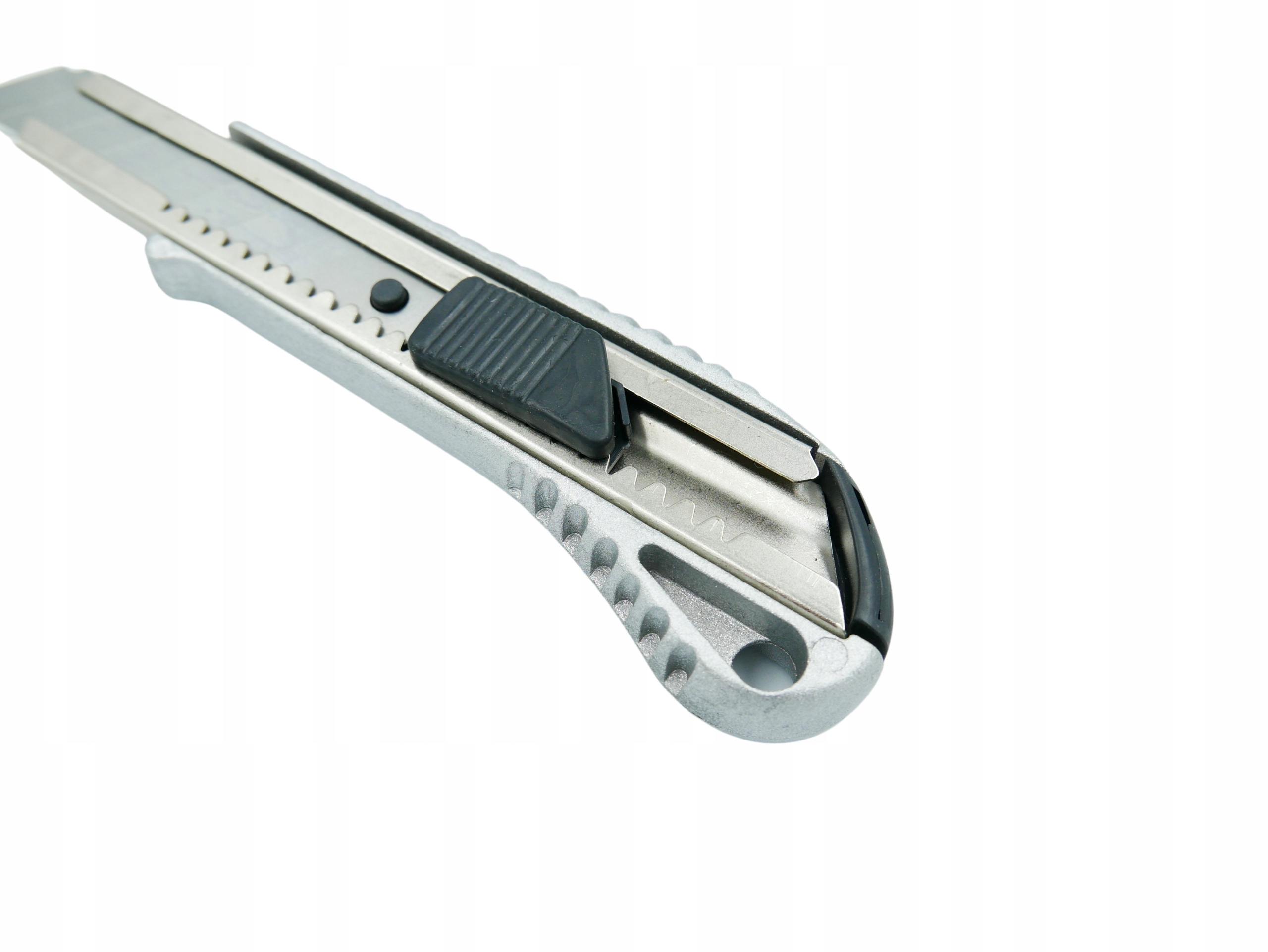 NÓŻ METALOWY UNIWERSALNY 18 MM DO TAPET WYKŁADZIN Marka Falon-Tech