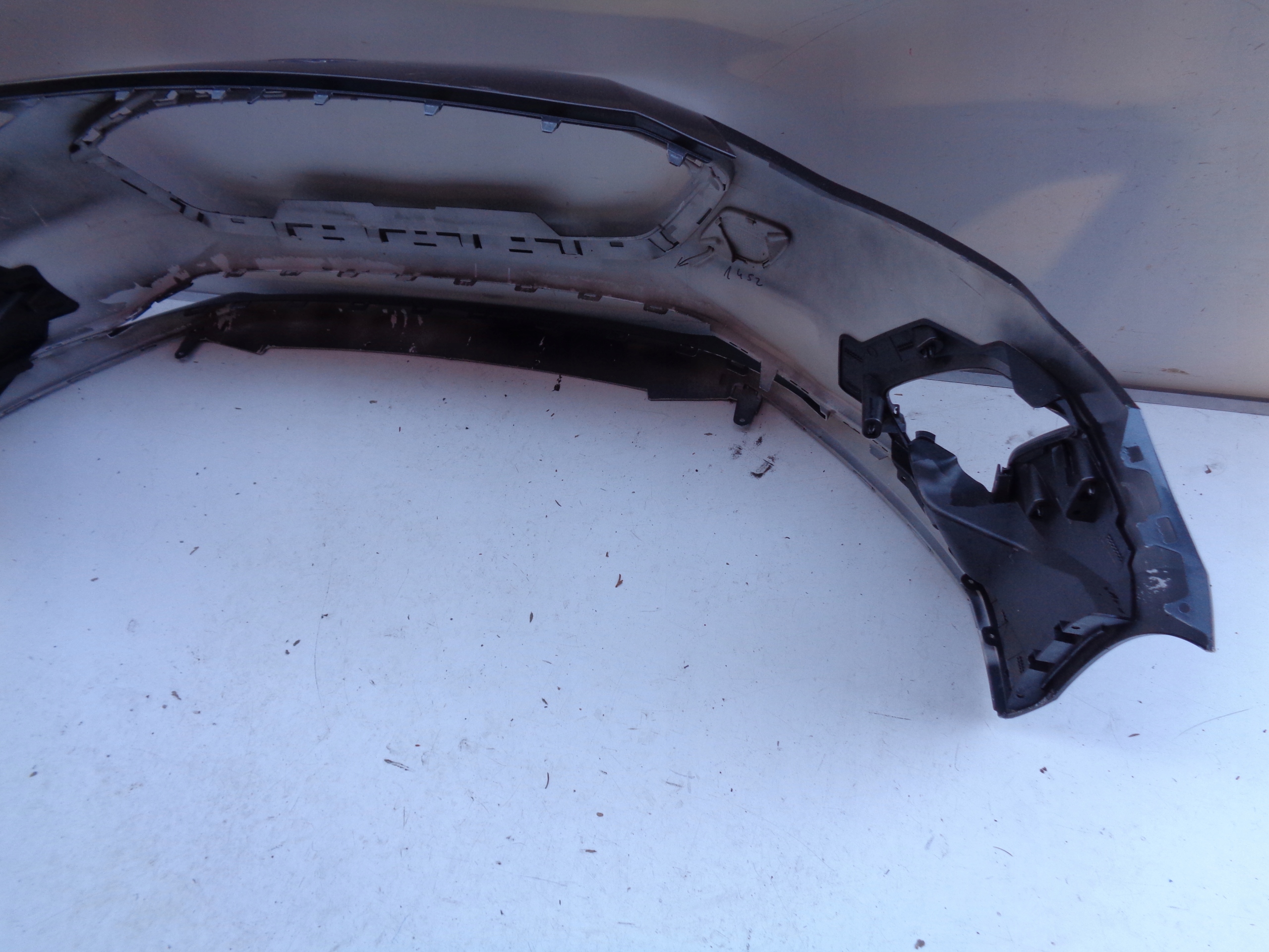 Frontstoßstange FORD FOCUS MK4 18- NR 32821