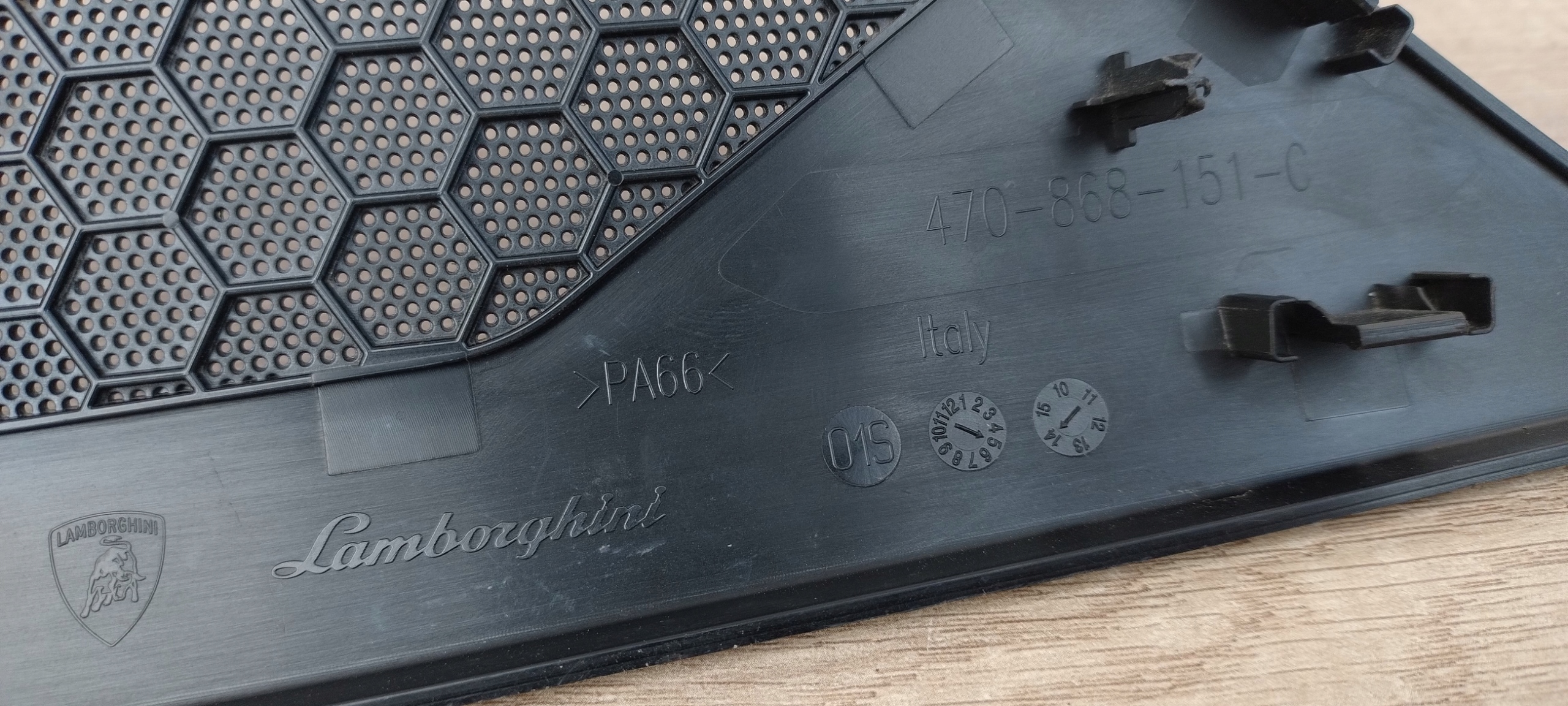 LAMBORGHINI AVENTADOR kryt repráku levá dveře