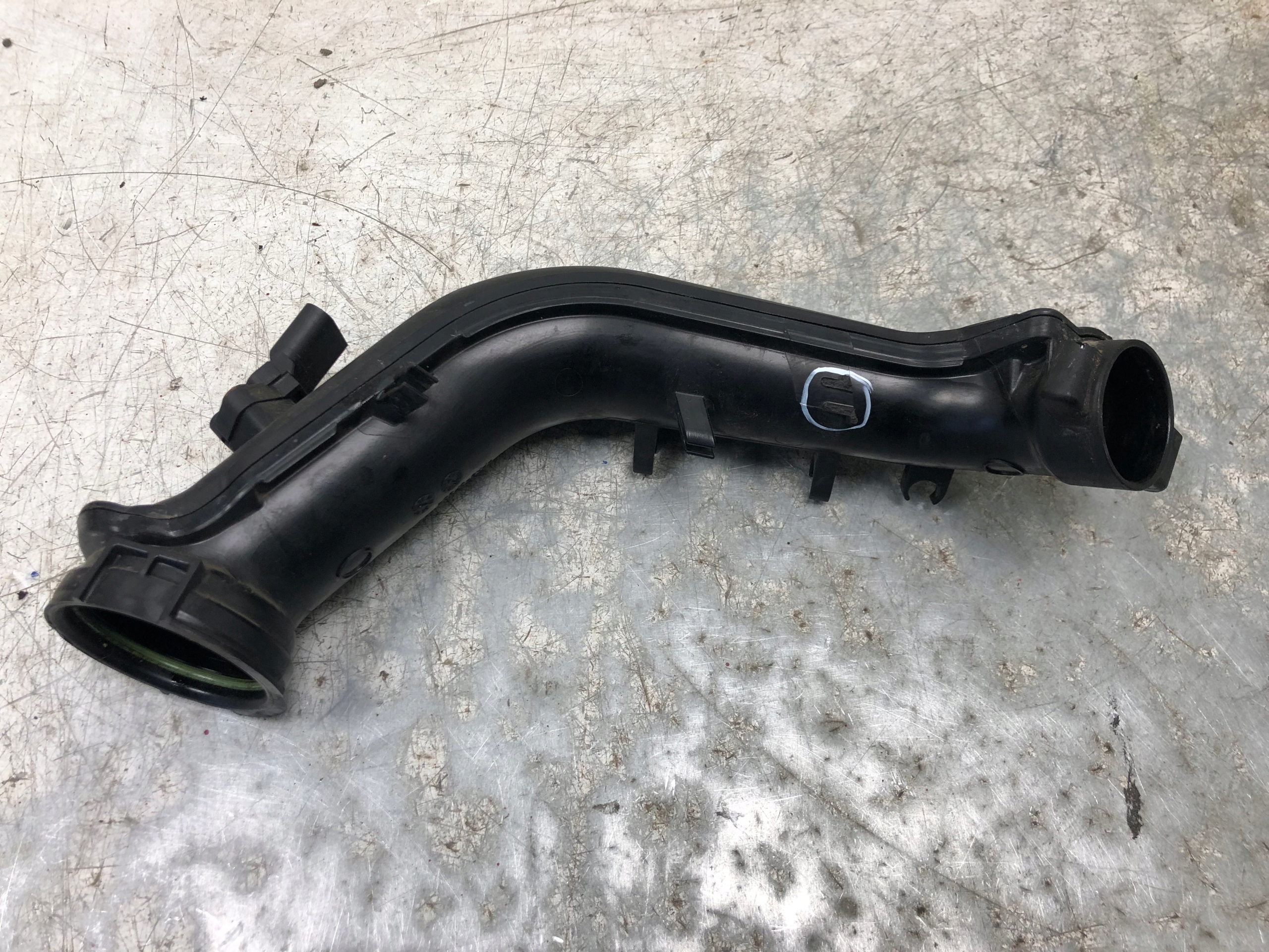 pipe air hose VW SKODA AUDI 03C145673H