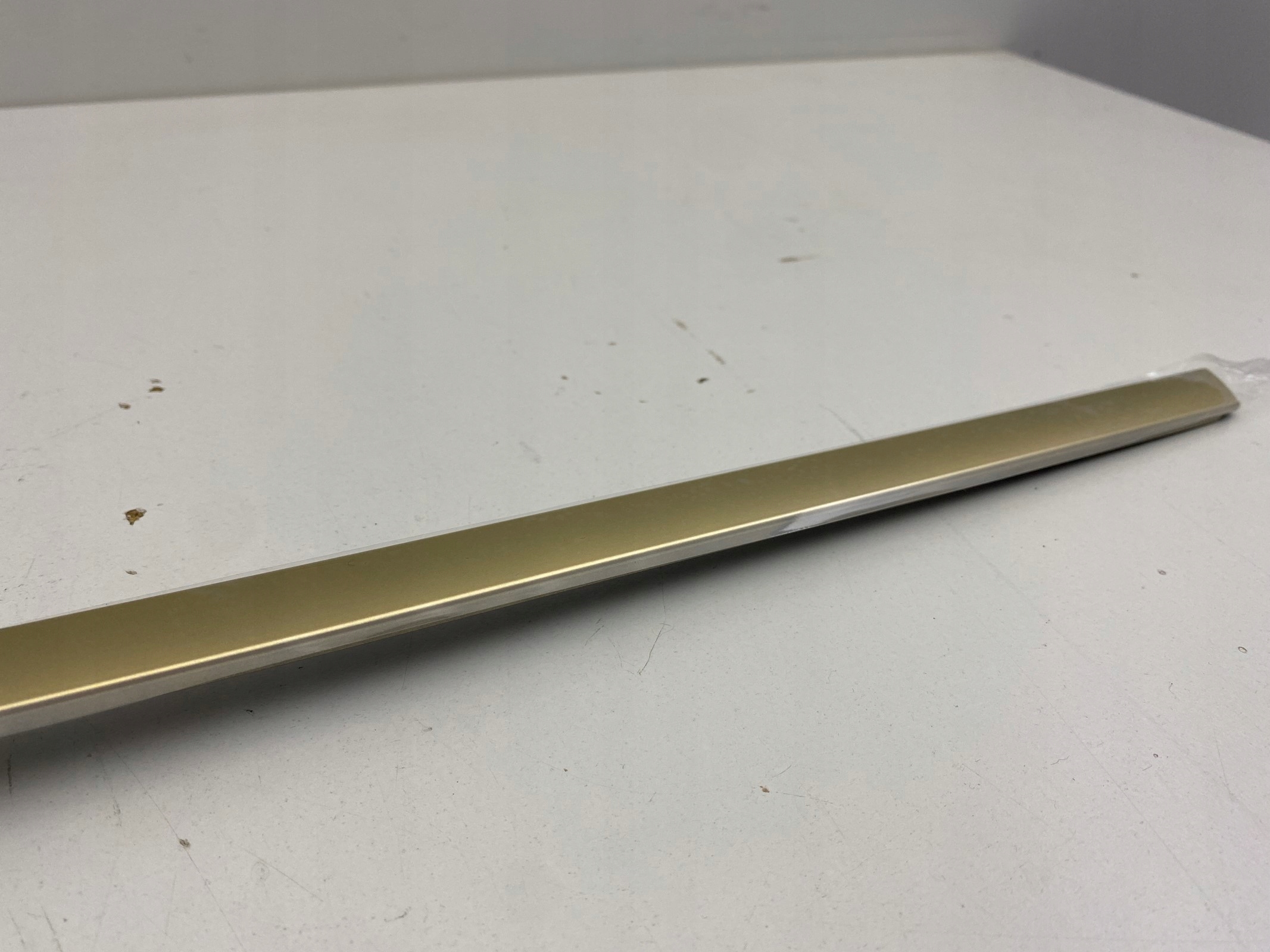 BMW XM G09 PRAWA LISTWA DRZWI SZYBY TYŁ TYLNA 22- Producent części BMW OE