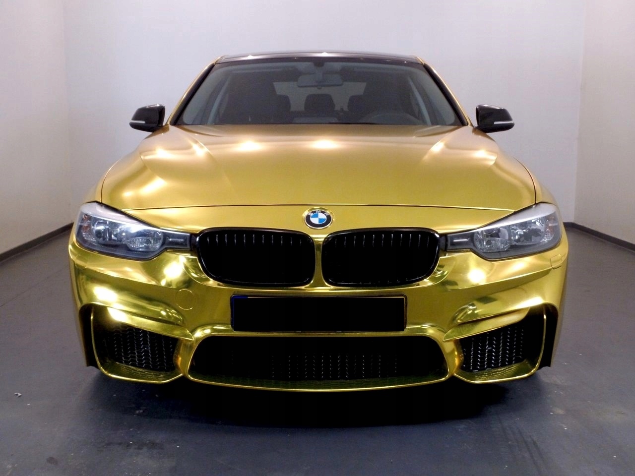 FOLIA ZŁOTA ZŁOTY CHROM CHROMOWANA 152cm OKLEINA SAMOCHODOWA SAMOPRZYLEPNA Kod producenta 00975