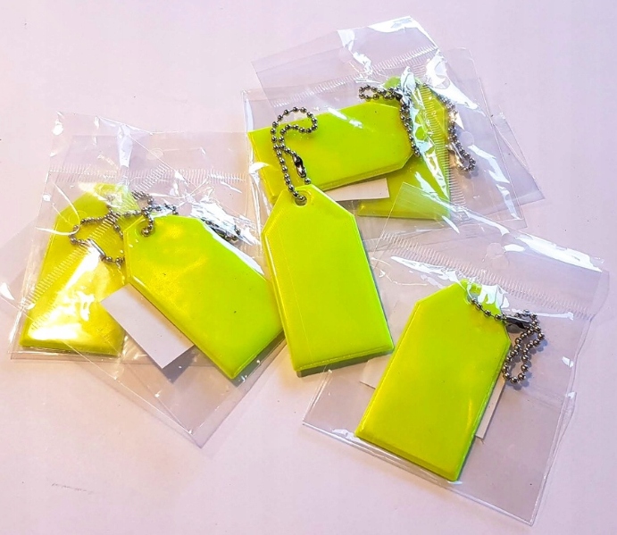 PRZYWIESZKA ODBLASKOWA BRELOK DO TORNISTRA PLECAKA ODBLASKOWY ZAWIESZKA Marka inna marka