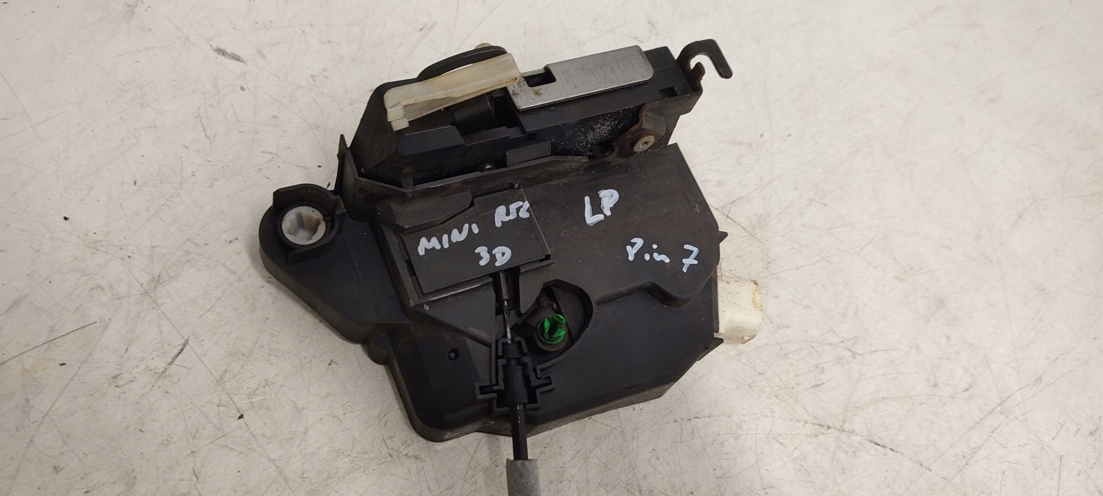 lock door front front left Mini R56 1,6 VTI