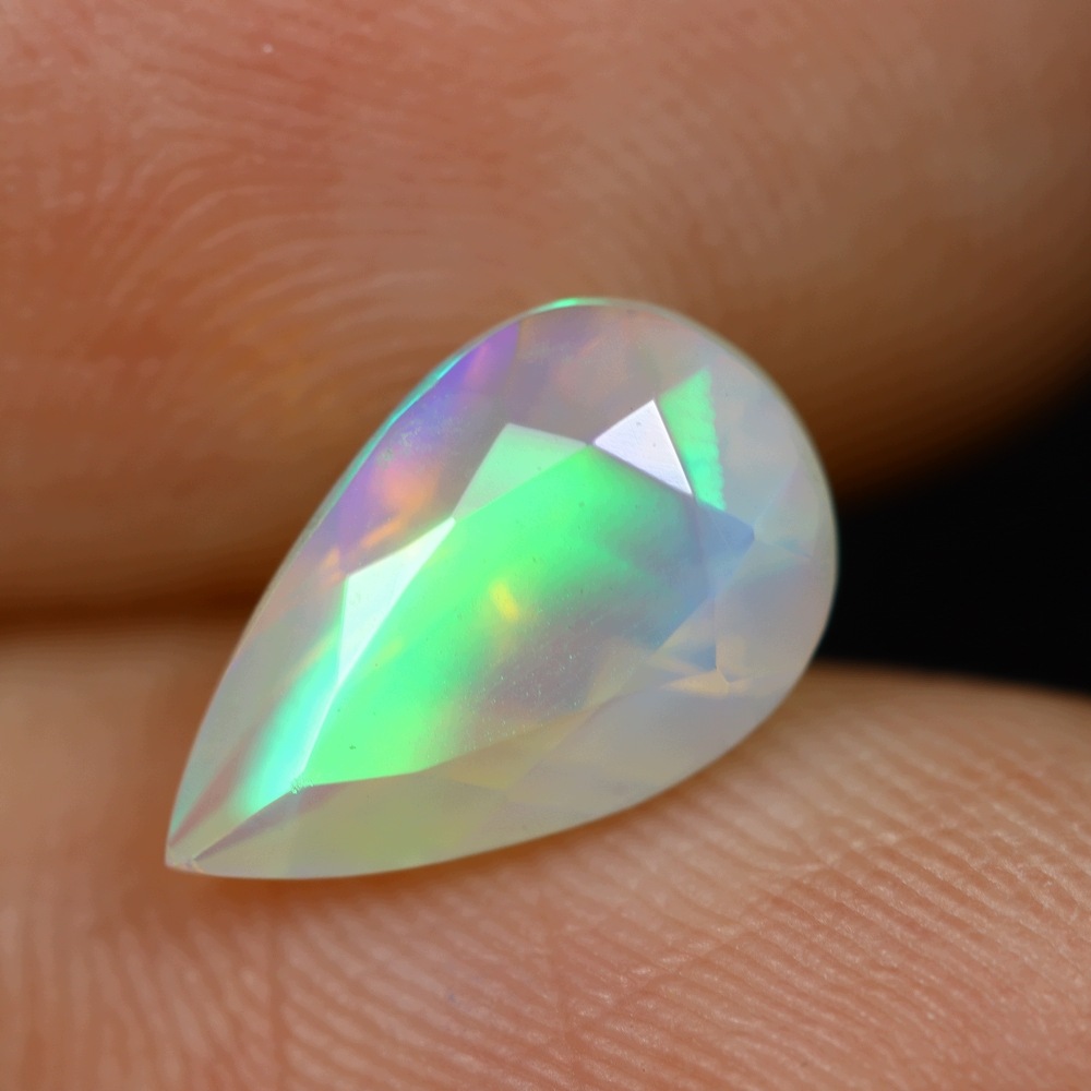 Přírodní opál 1.63 ct Lžička Etiopie certifikát Wbd