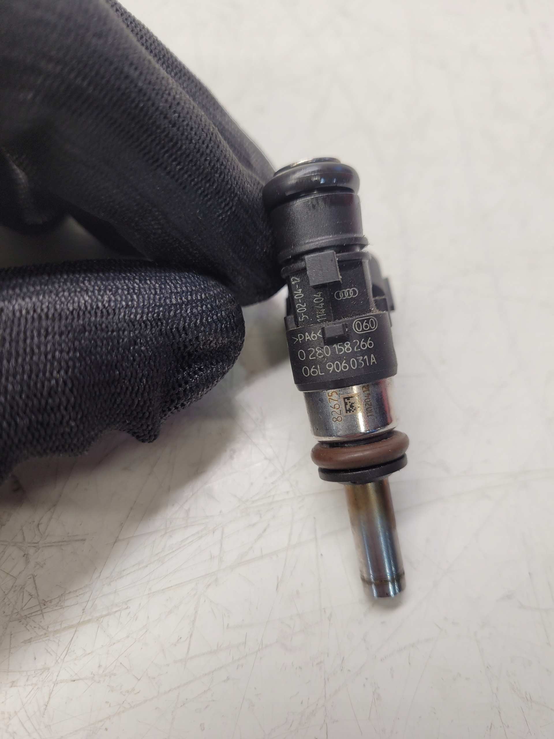 nozzle injector AUDI VW 1.8 TFSI 06L906031A