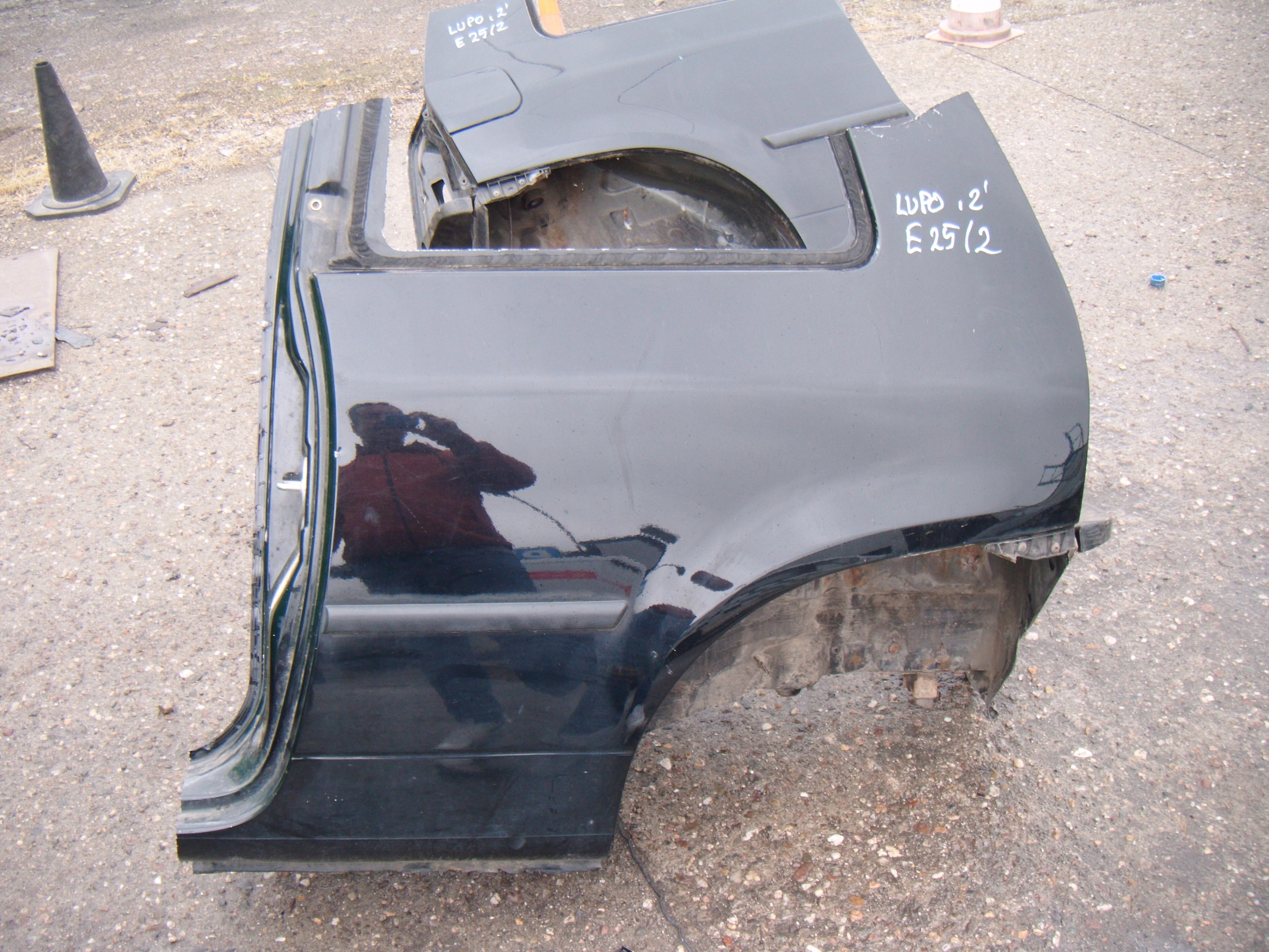 VW LUPO 1.4 MPI 98-05 BŁOTNIK LEWY TYŁ LQ41