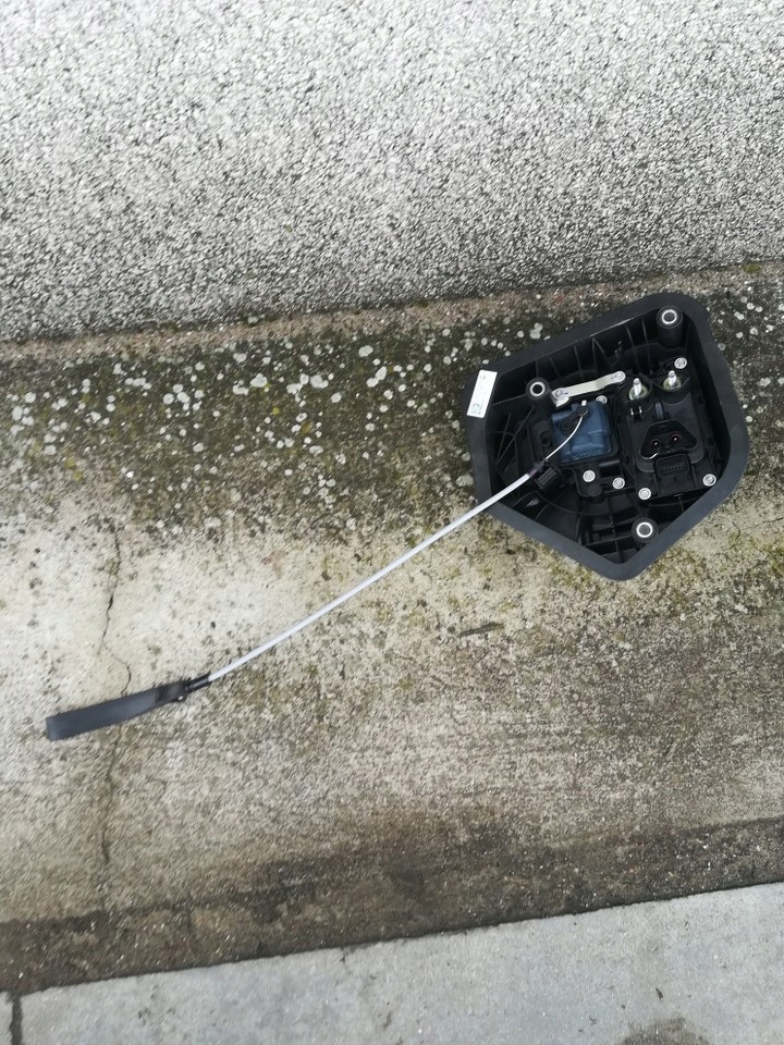 1490374 20 - TESLA 3 LIFT Y ПОРТ ЗАРЯДКИ РОЗ'ЄМ 1490374-20-D