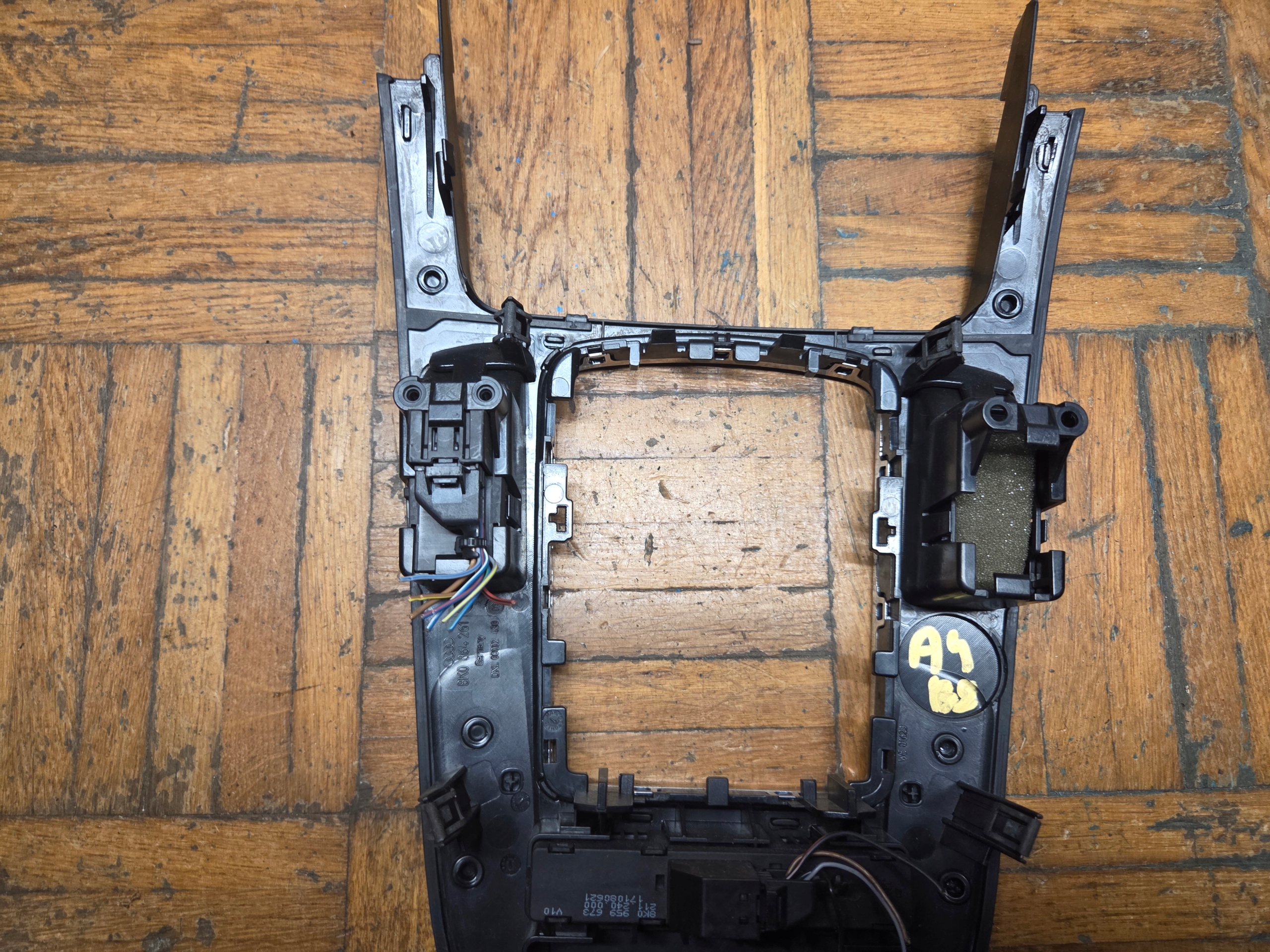 PANEL mitte Getriebe getriebe AUDI A4 B8 8K0864261