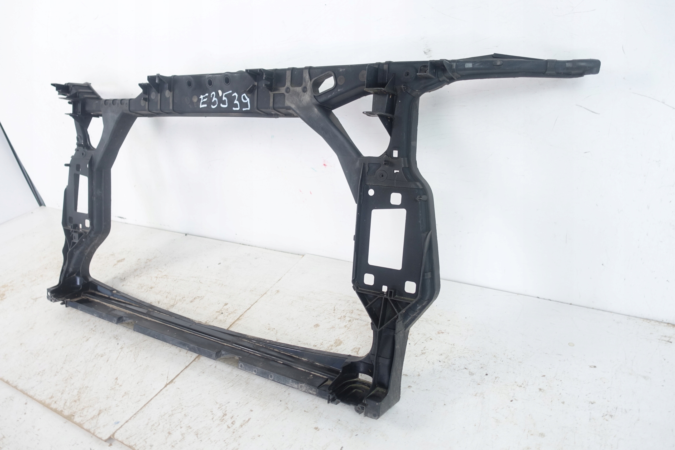 držák stěny předního AUDI A4 B9 2015-2019 PL020408