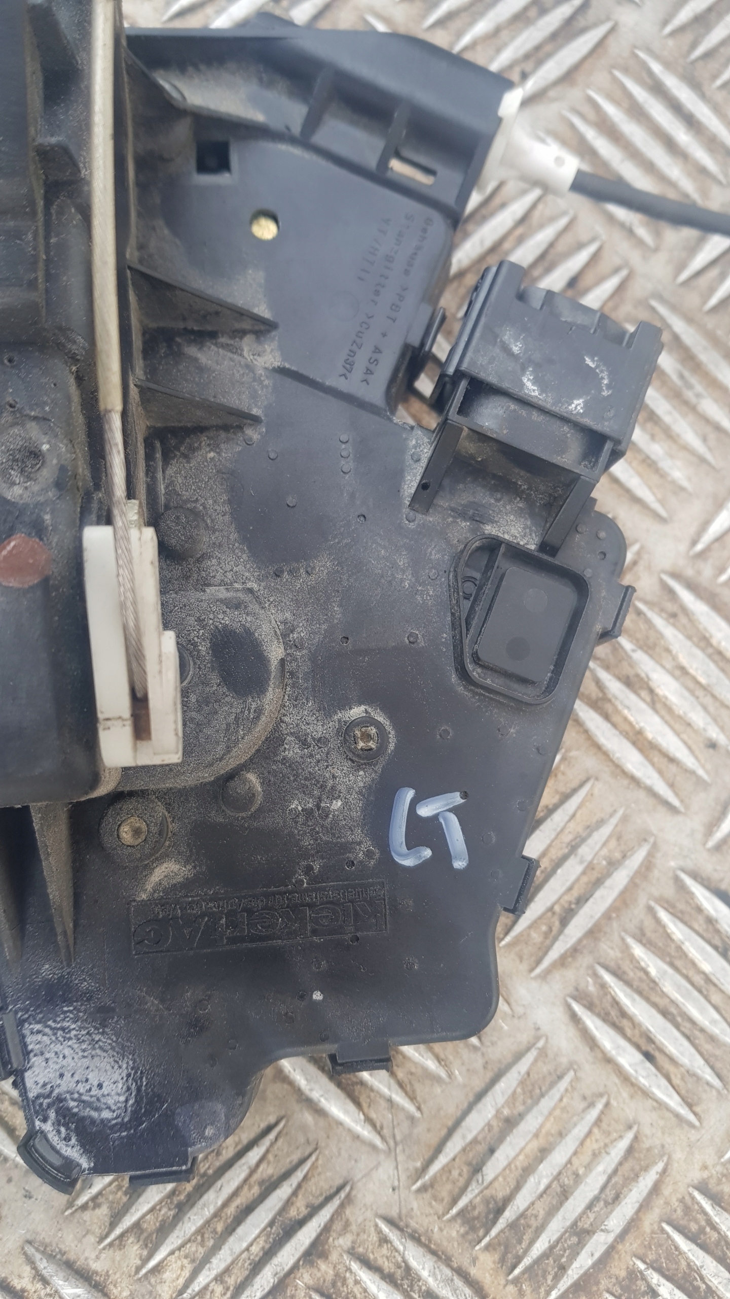 BMW E46 lock left rear part HTL 245