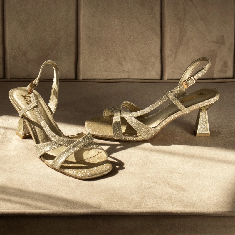 Lesklé sandály na podpatku Menbur AM71100 Zlaté 40